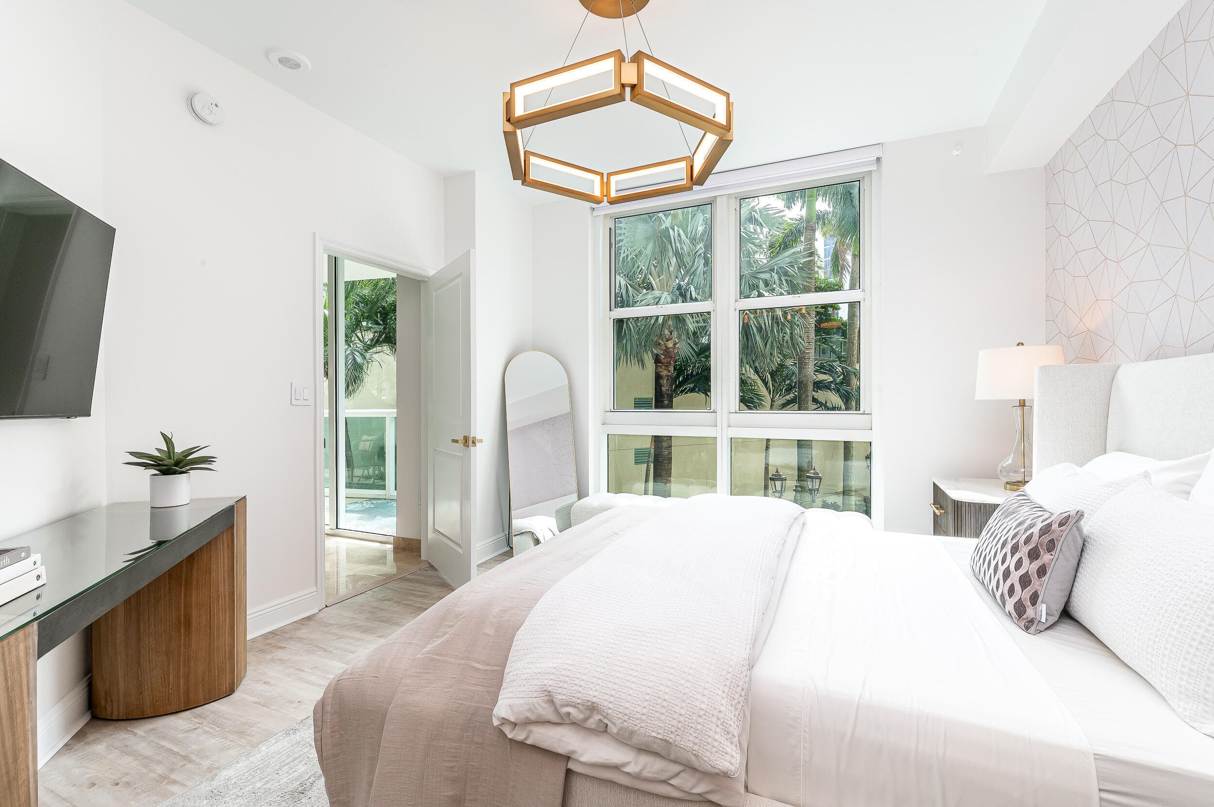 347 N New River Drive E, Fort Lauderdale, FL 33301 — photo 9 of 21