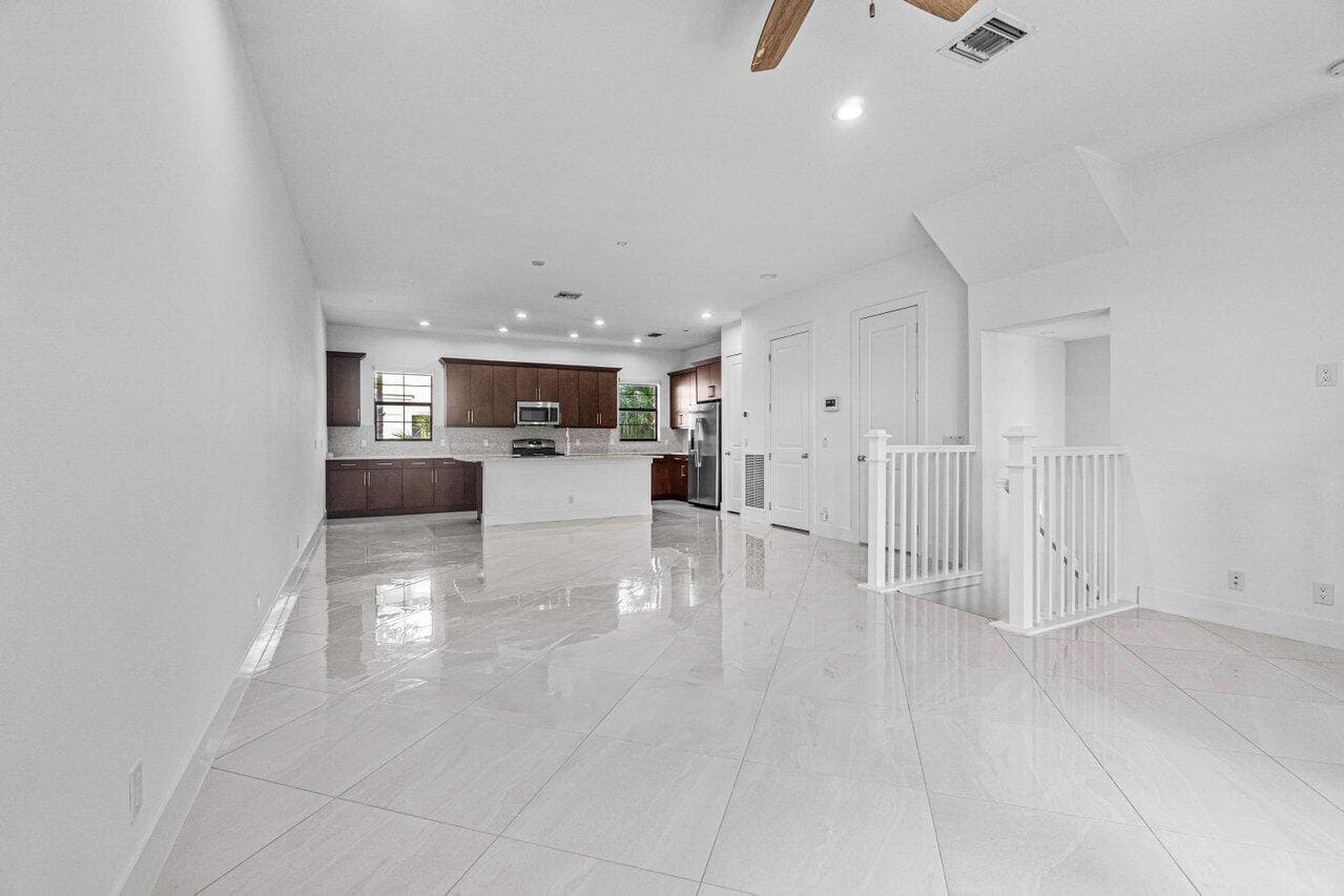 7115 Edison Place, Palm Beach Gardens, FL 33418 — photo 19 of 55