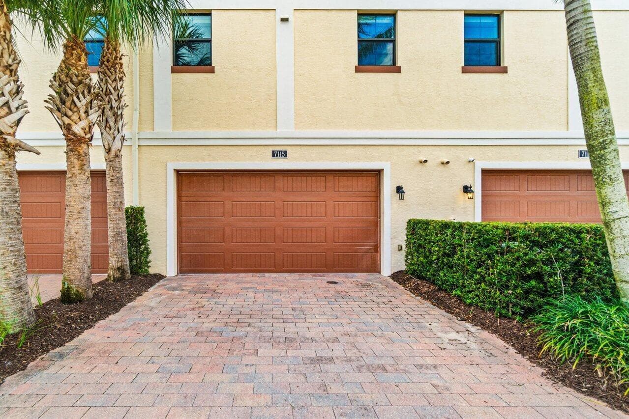 7115 Edison Place, Palm Beach Gardens, FL 33418 — photo 45 of 55