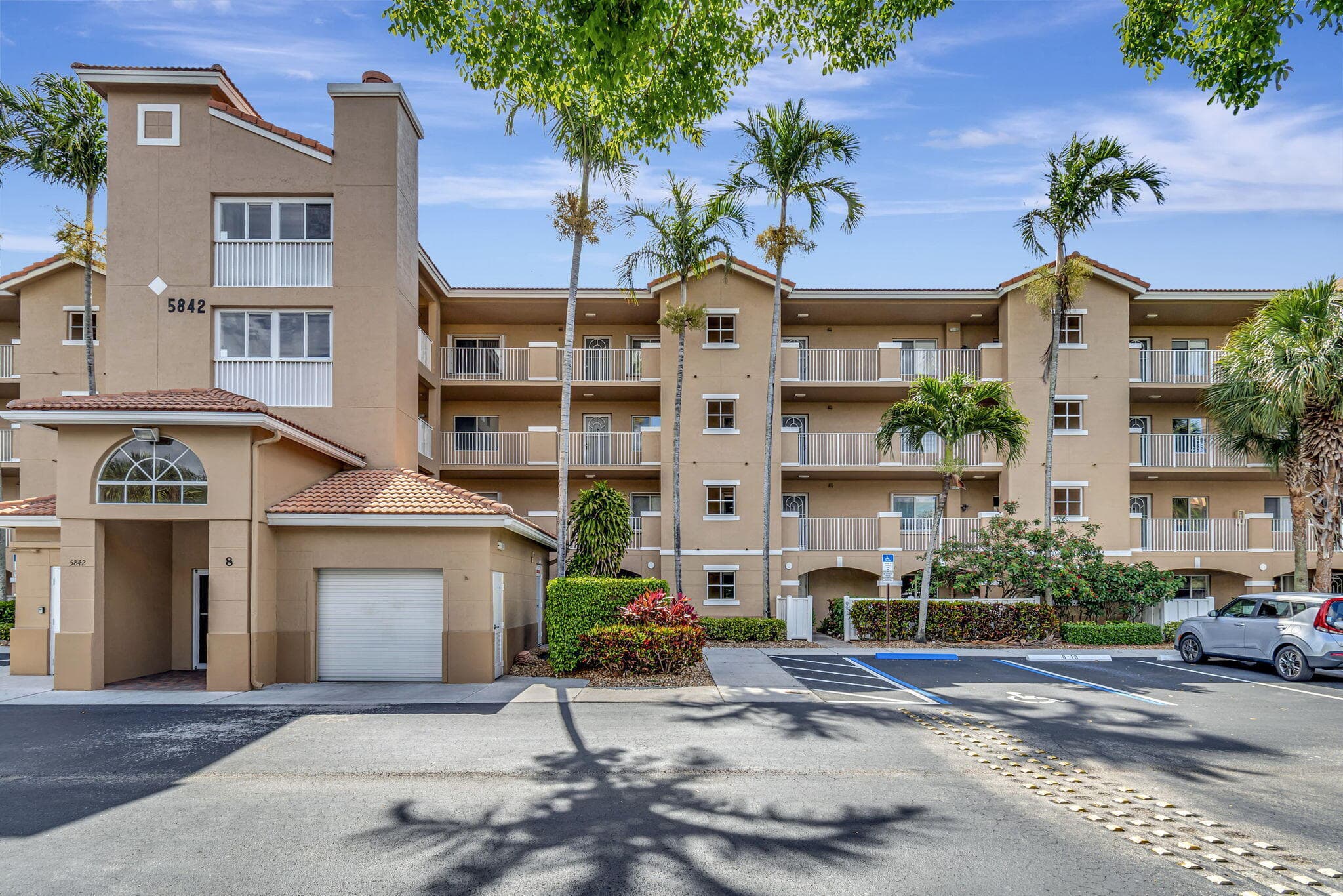 5842 Crystal Shores Drive 105, Boynton Beach, FL 33437 — photo 2 of 75