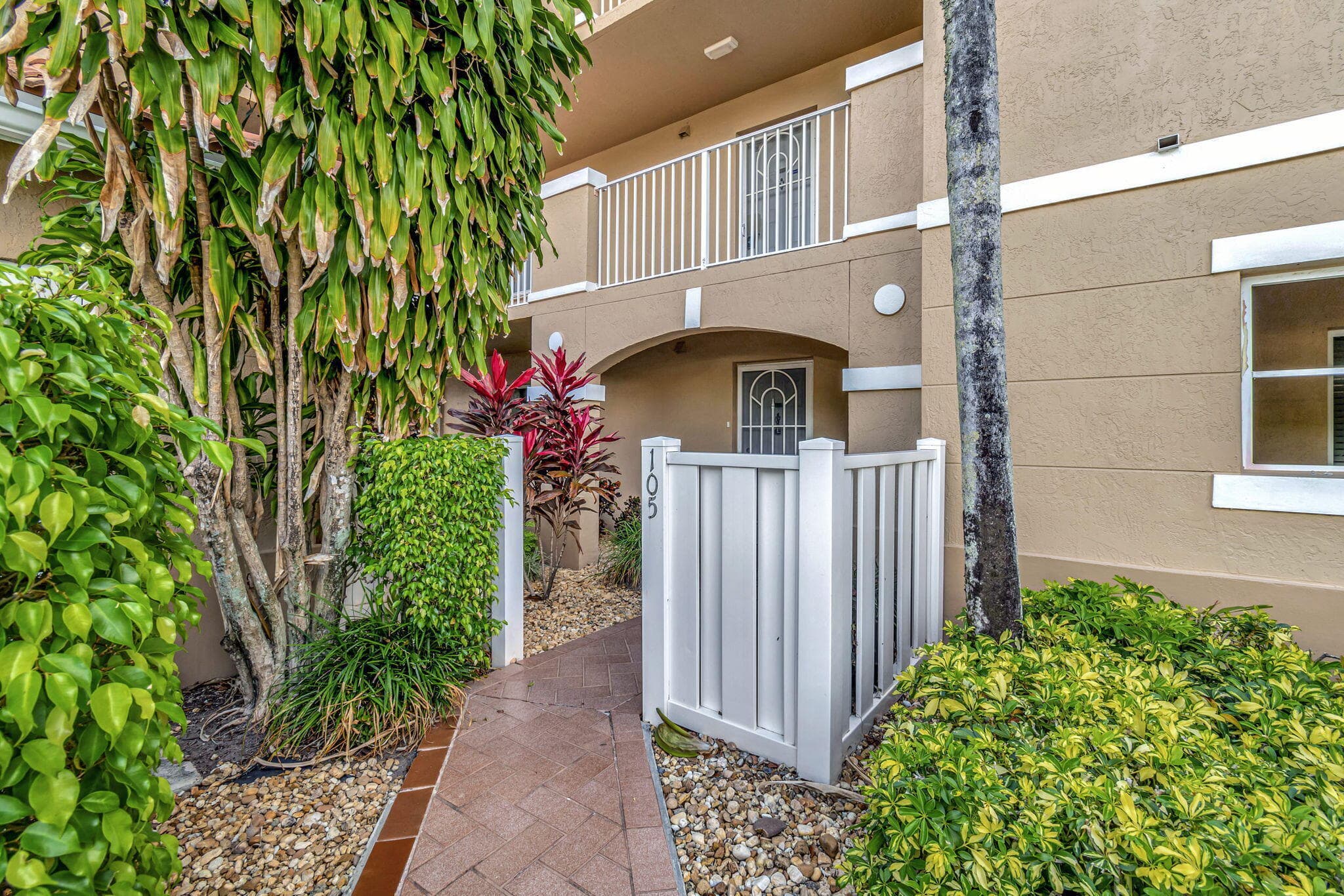 5842 Crystal Shores Drive 105, Boynton Beach, FL 33437 — photo 3 of 75