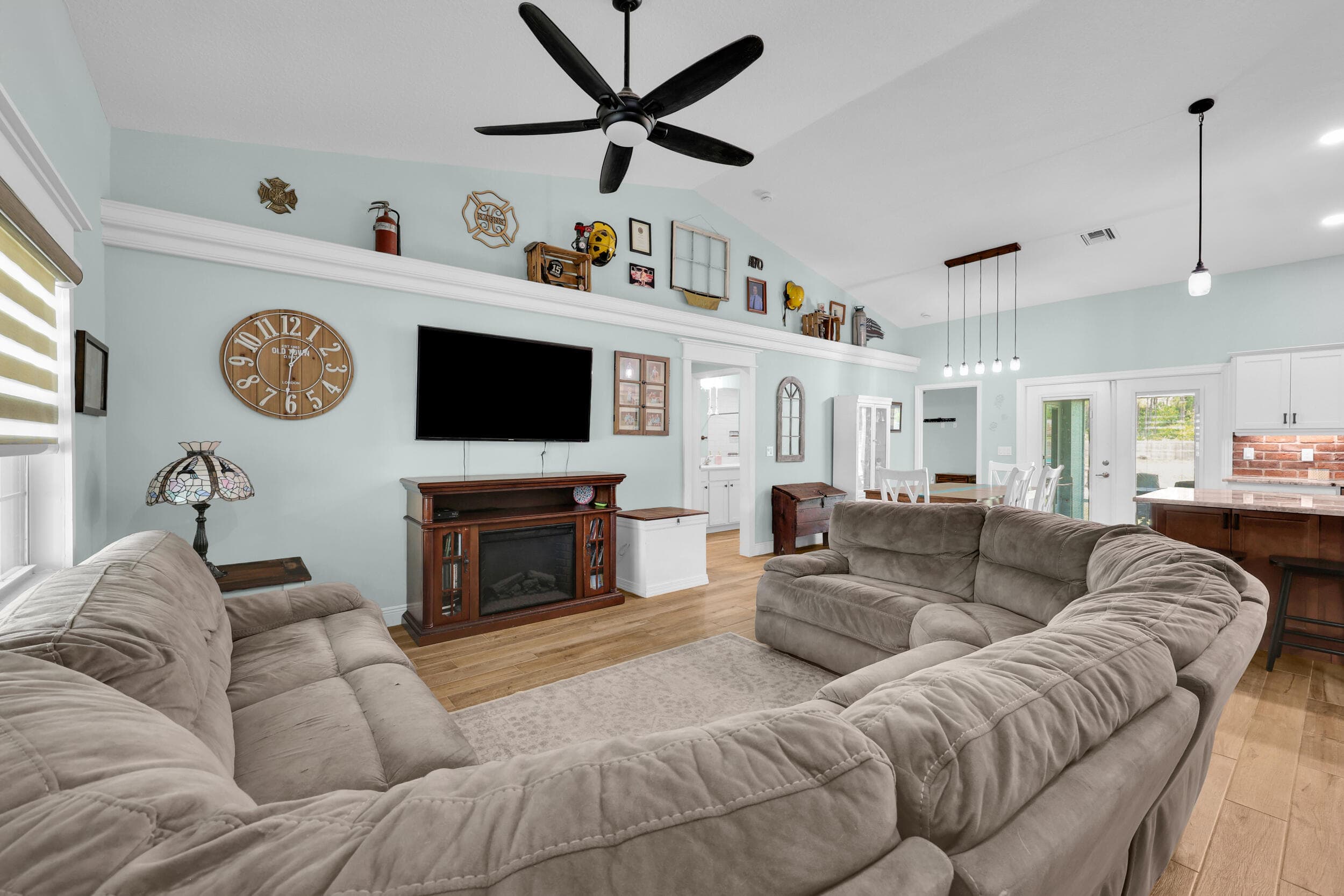 5566 Pinetree Drive, Fort Pierce, FL 34982 — photo 16 of 57