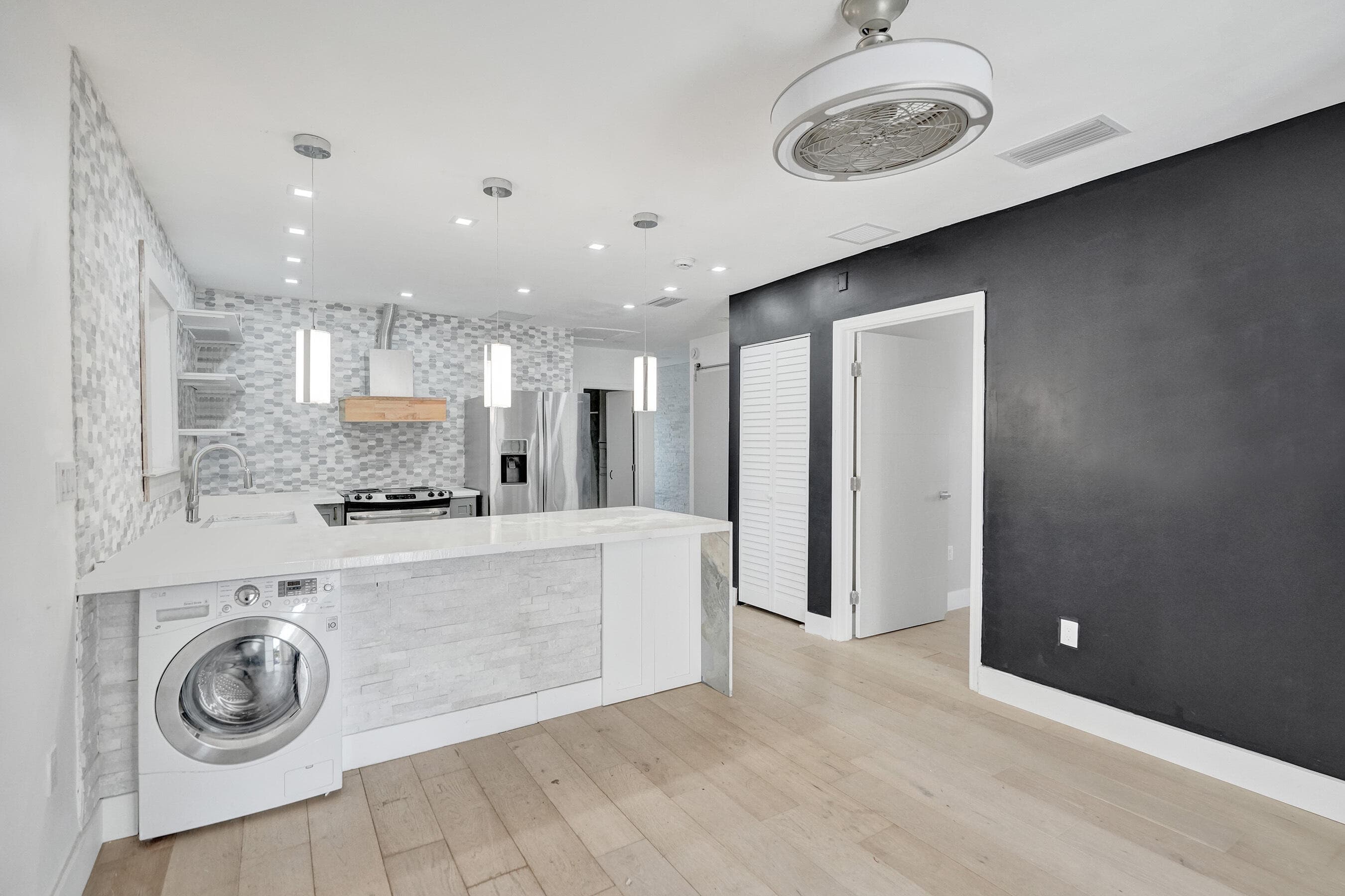 512 NW 15th Terrace, Fort Lauderdale, FL 33311 — photo 5 of 24
