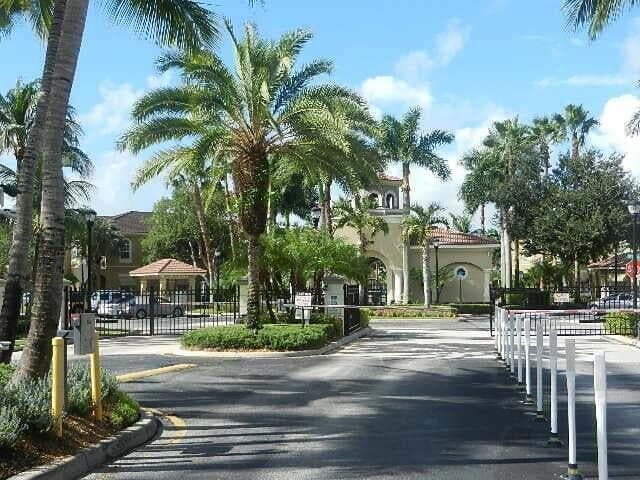 4870 Bonsai Circle 200, Palm Beach Gardens, FL 33418 — photo 1 of 18