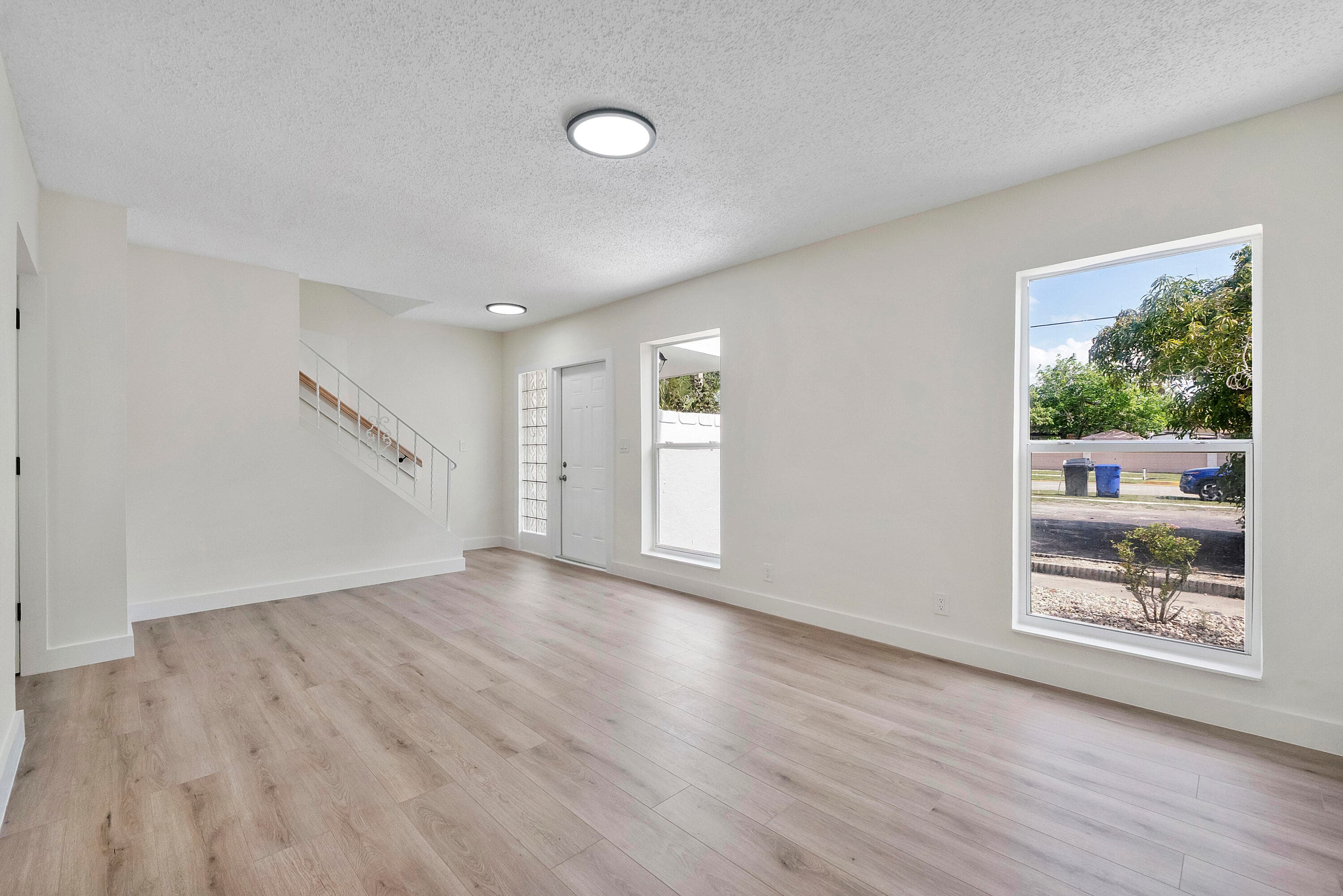 6561 Boulevard Of Champions, North Lauderdale, FL 33068 — photo 7 of 36