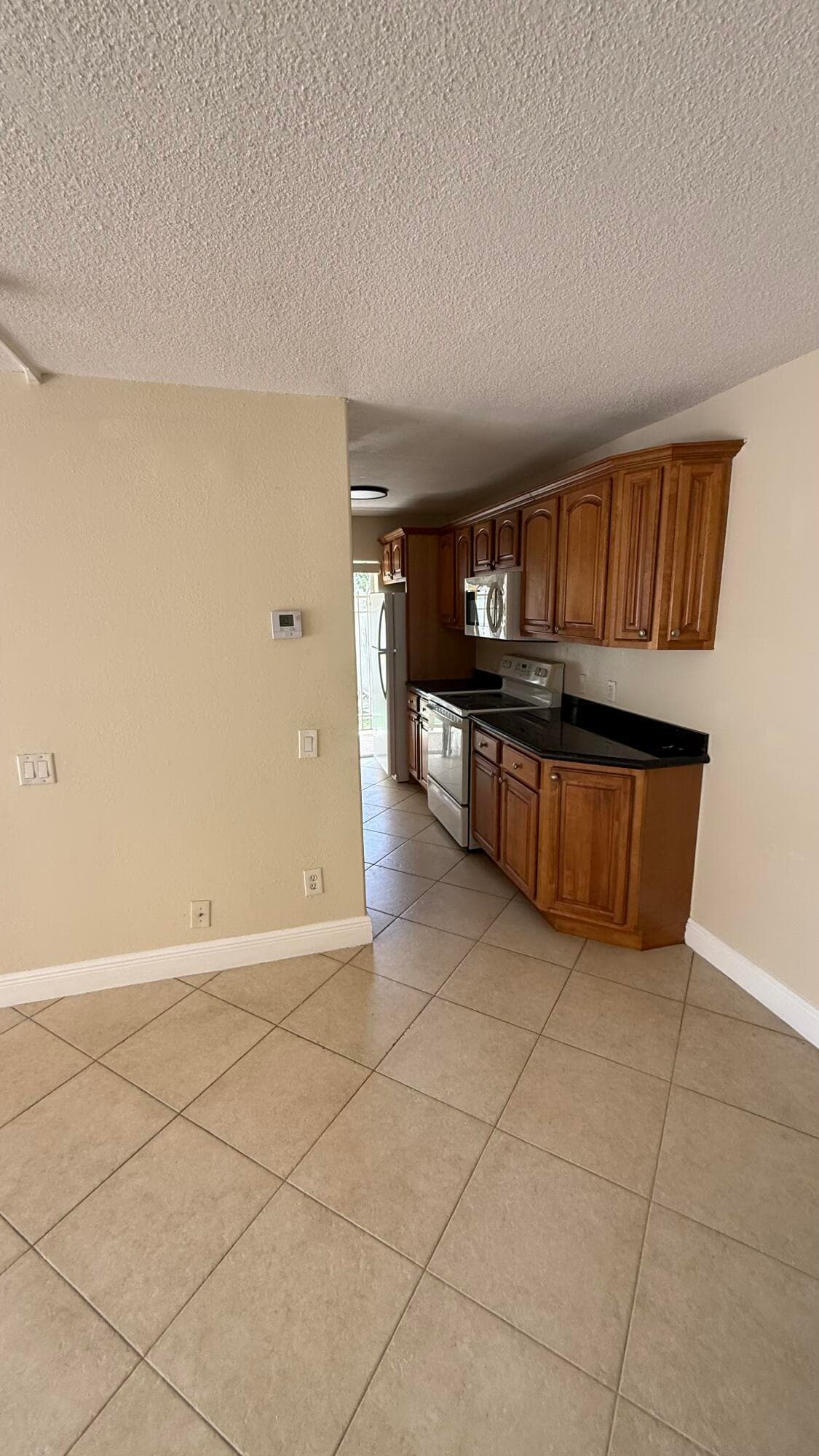 32 NE 22nd Avenue 107, Pompano Beach, FL 33062 — photo 5 of 32