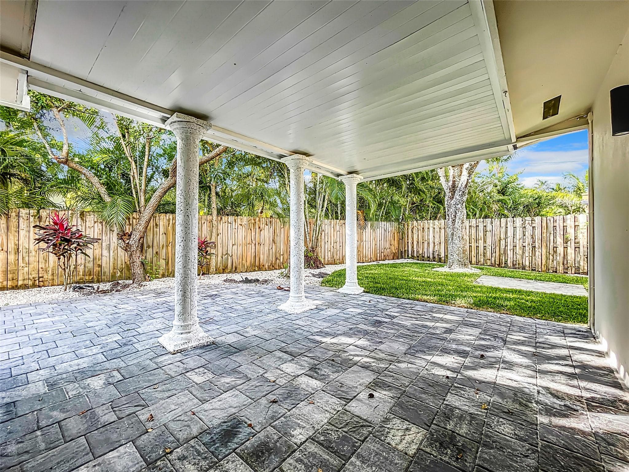 2836 NW 11th Avenue, Wilton Manors, FL 33311 — photo 33 of 35