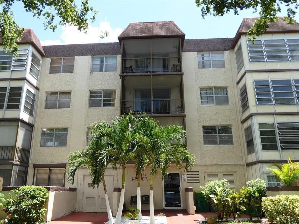 1681 NW 70th Avenue 403, Plantation, FL 33313 — photo 2 of 54