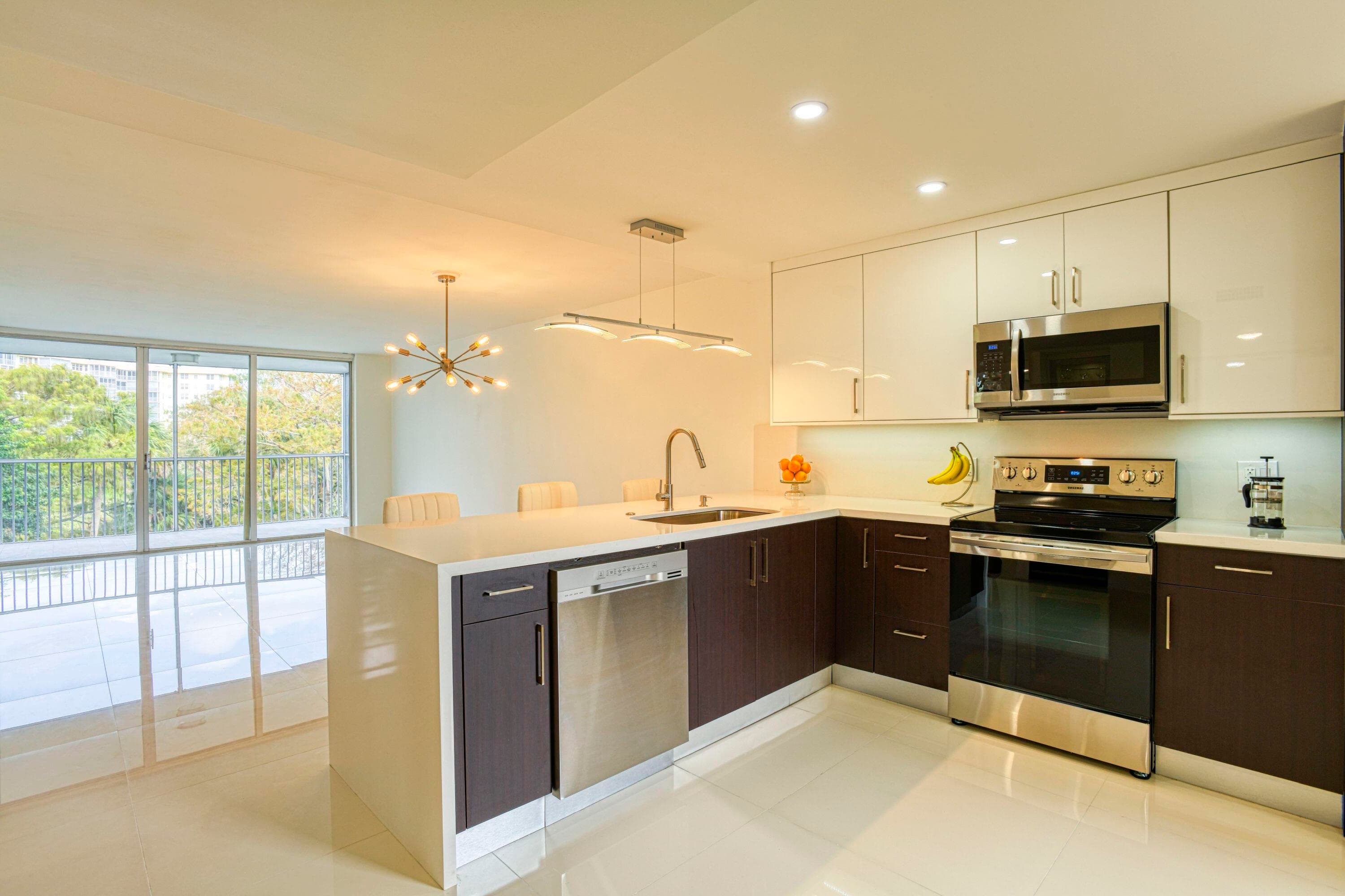 535 Oaks Drive 510, Pompano Beach, FL 33069 — photo 3 of 14
