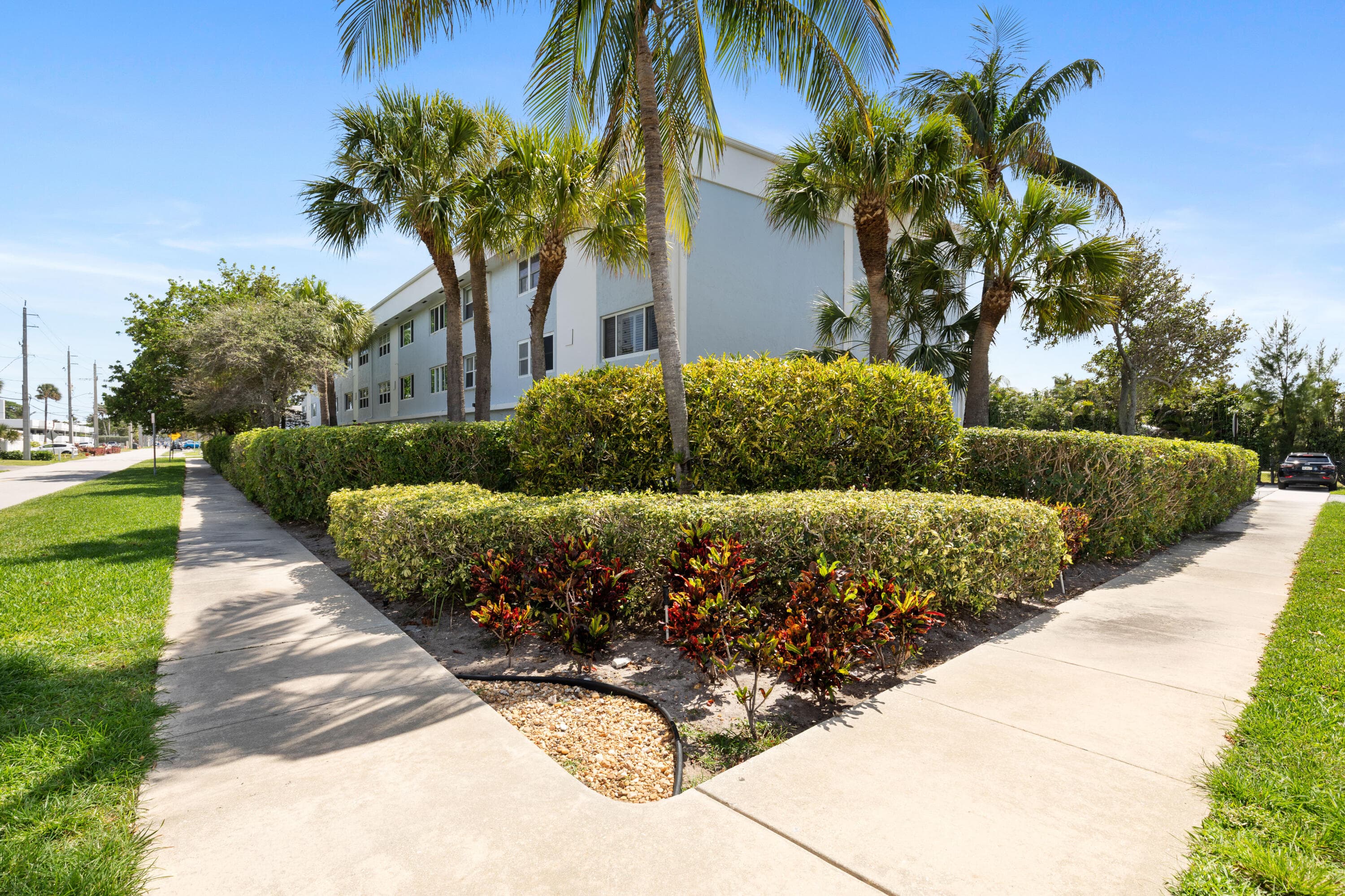 505 NE 20th Avenue 112, Deerfield Beach, FL 33441 — photo 2 of 28