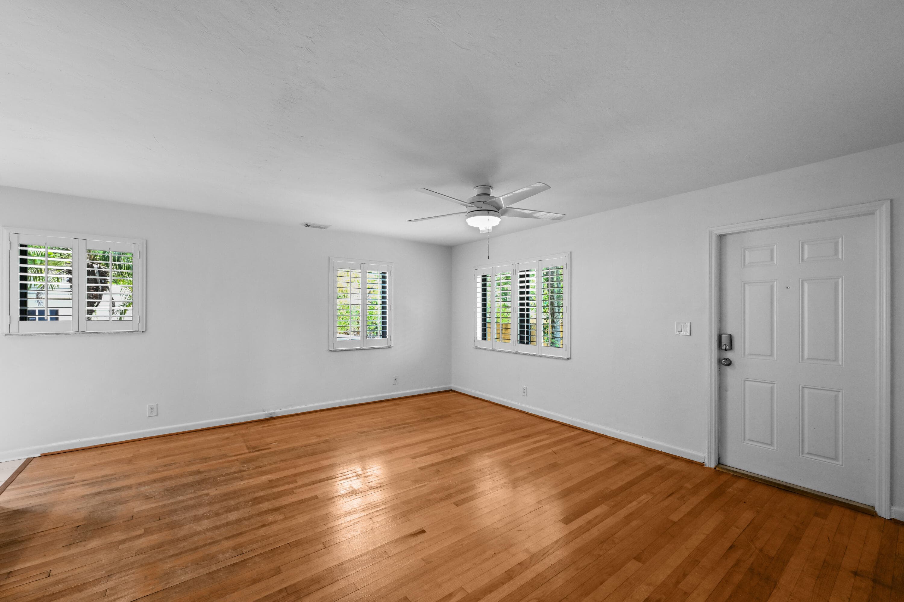 1915 Lake Avenue, West Palm Beach, FL 33401 — photo 8 of 39