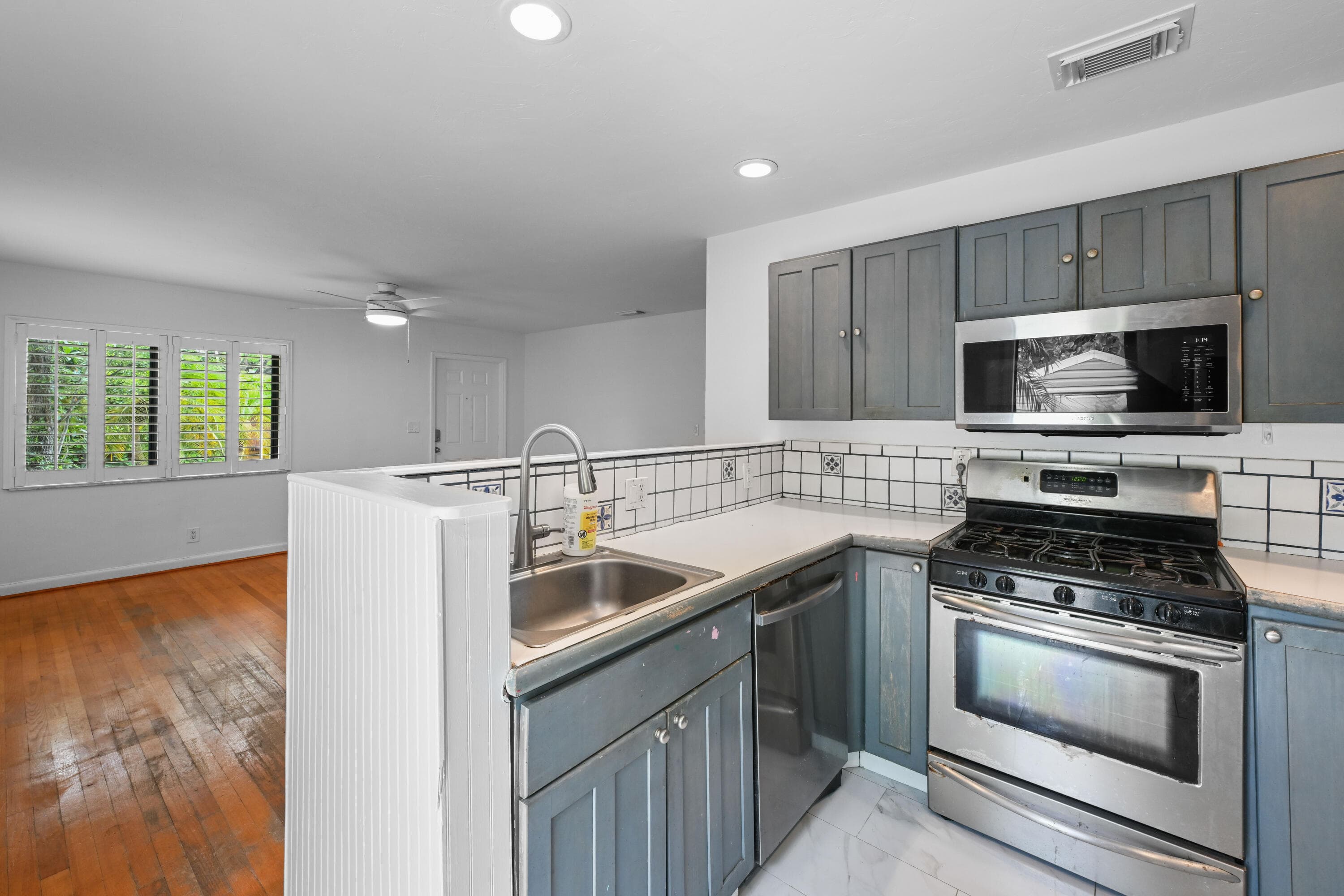 1915 Lake Avenue, West Palm Beach, FL 33401 — photo 11 of 39
