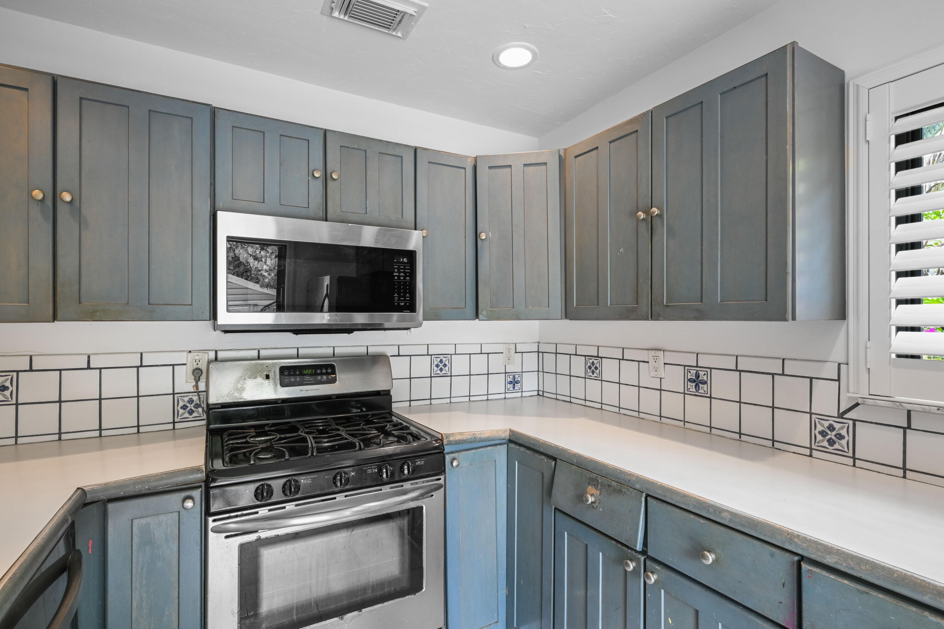 1915 Lake Avenue, West Palm Beach, FL 33401 — photo 12 of 39