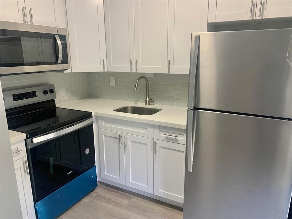 821 N Victoria Park Road 3, Fort Lauderdale, FL 33304 — photo 1 of 13