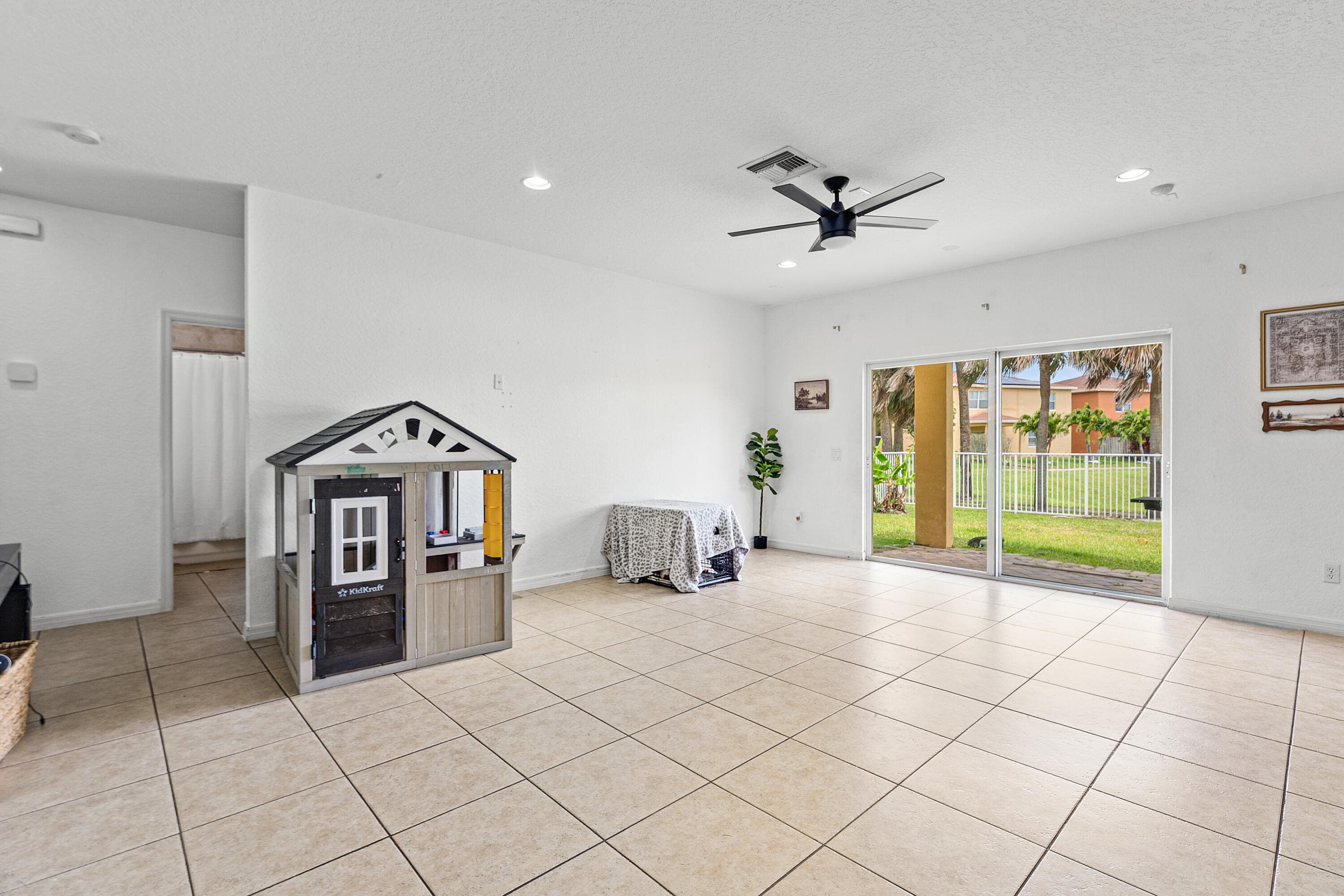 5827 Gypsum Place, West Palm Beach, FL 33413 — photo 9 of 28