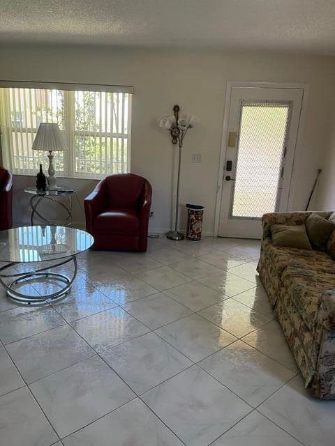 457 Flanders 457, Delray Beach, FL 33484 — photo 4 of 10