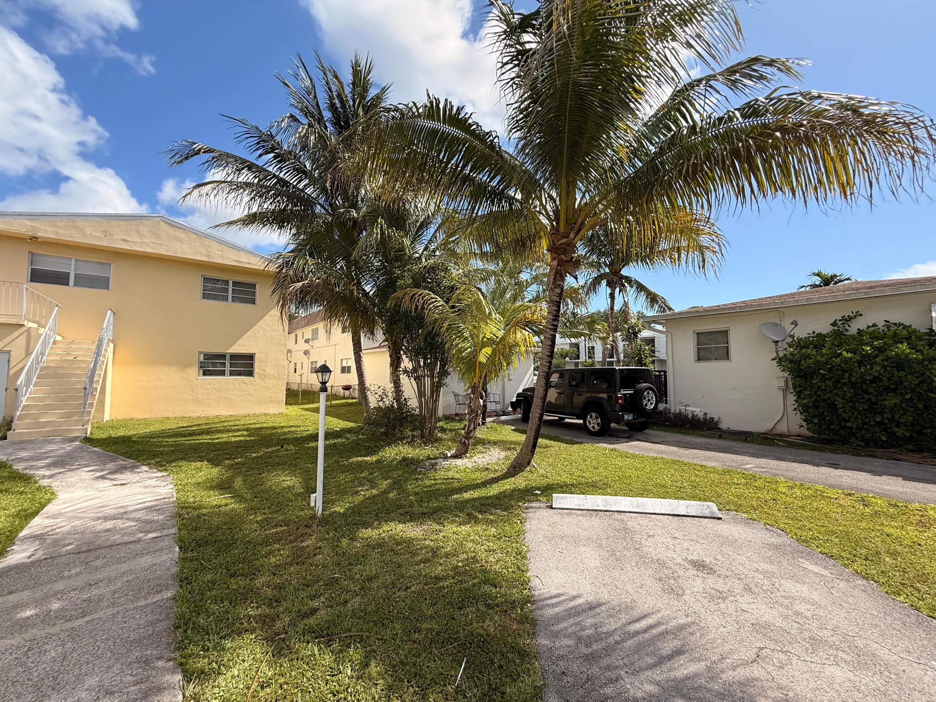 2525 Pierce Street 7, Hollywood, FL 33020 — photo 6 of 8