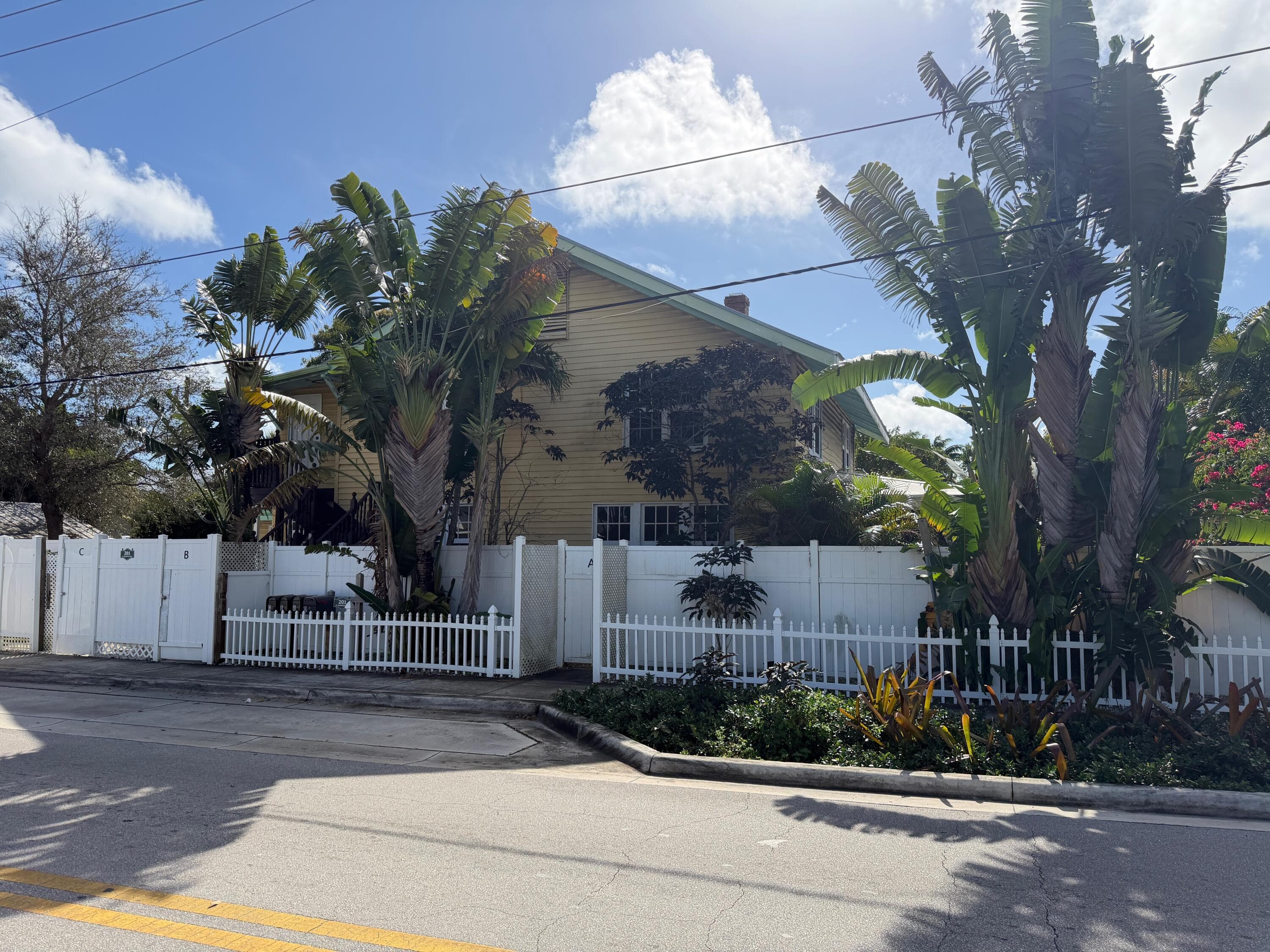 201 S Swinton Avenue C, Delray Beach, FL 33444 — photo 1 of 7