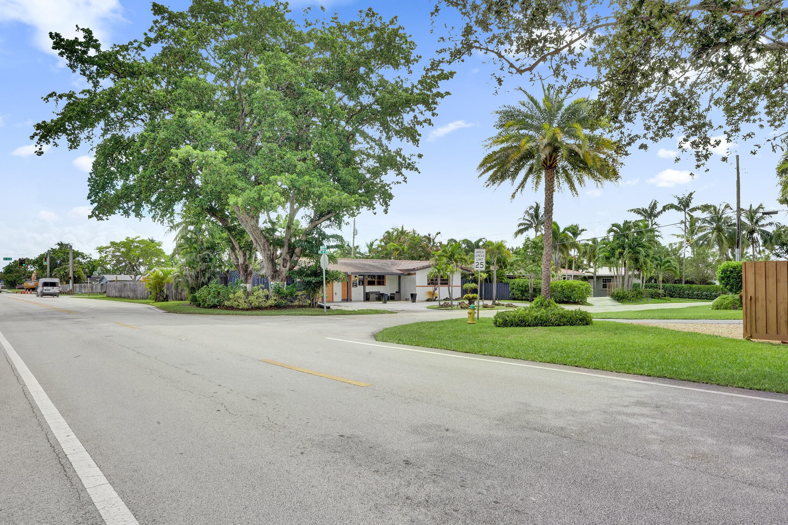 4460 NE 17th Terrace, Oakland Park, FL 33334 — photo 2 of 59