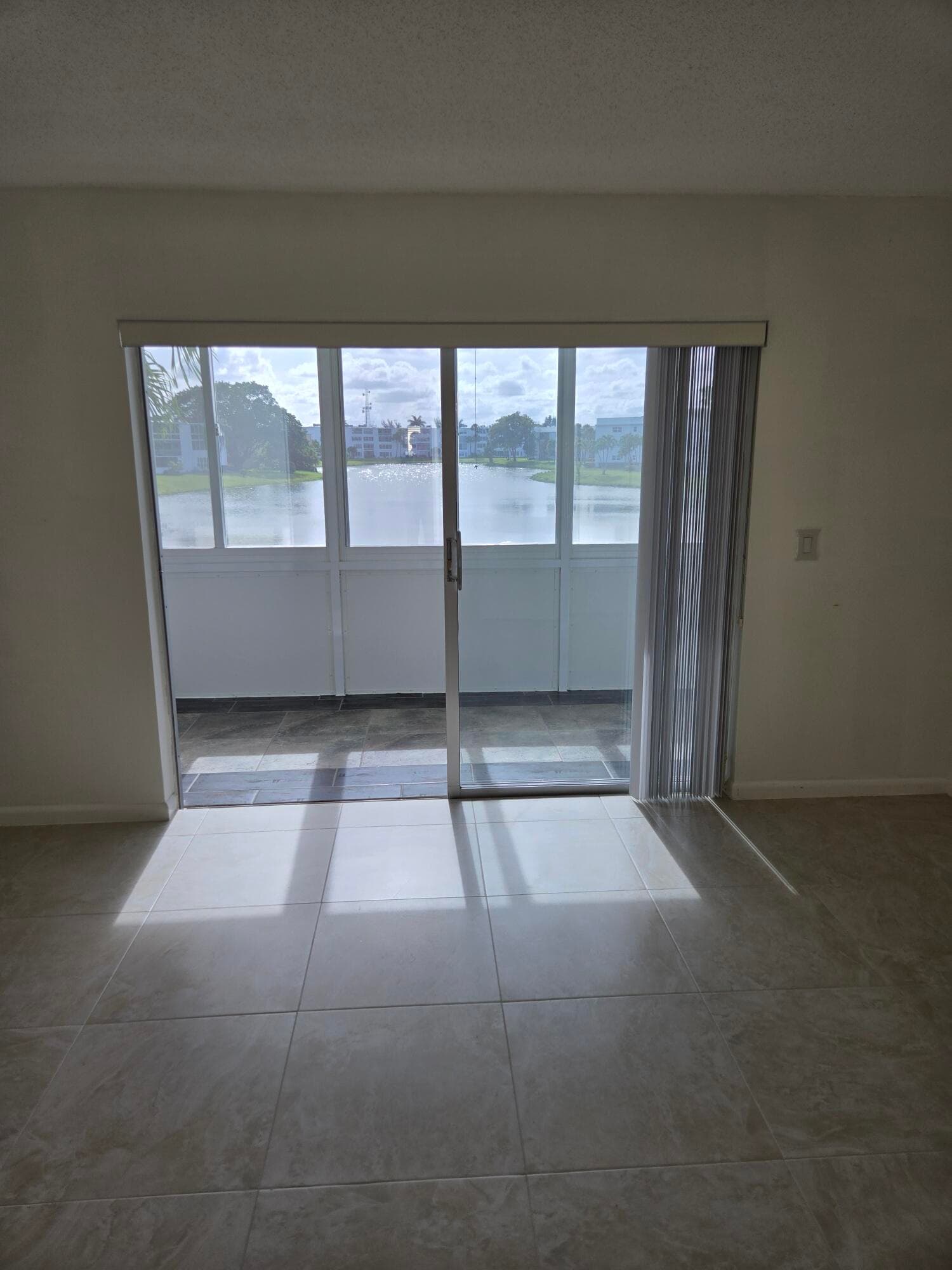 Condominium in West Palm Beach — photo 4 of 21