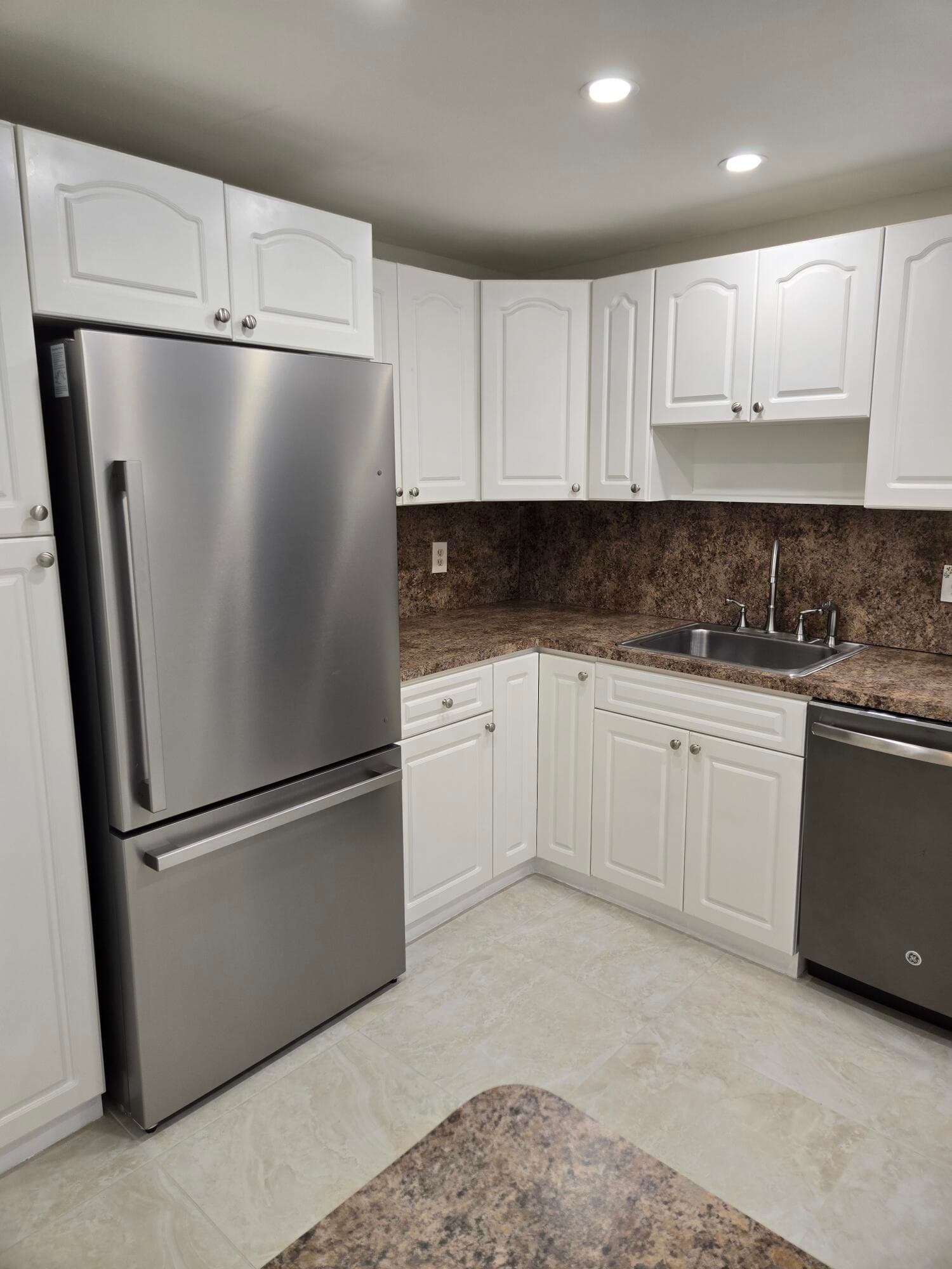 Condominium in West Palm Beach — photo 7 of 21