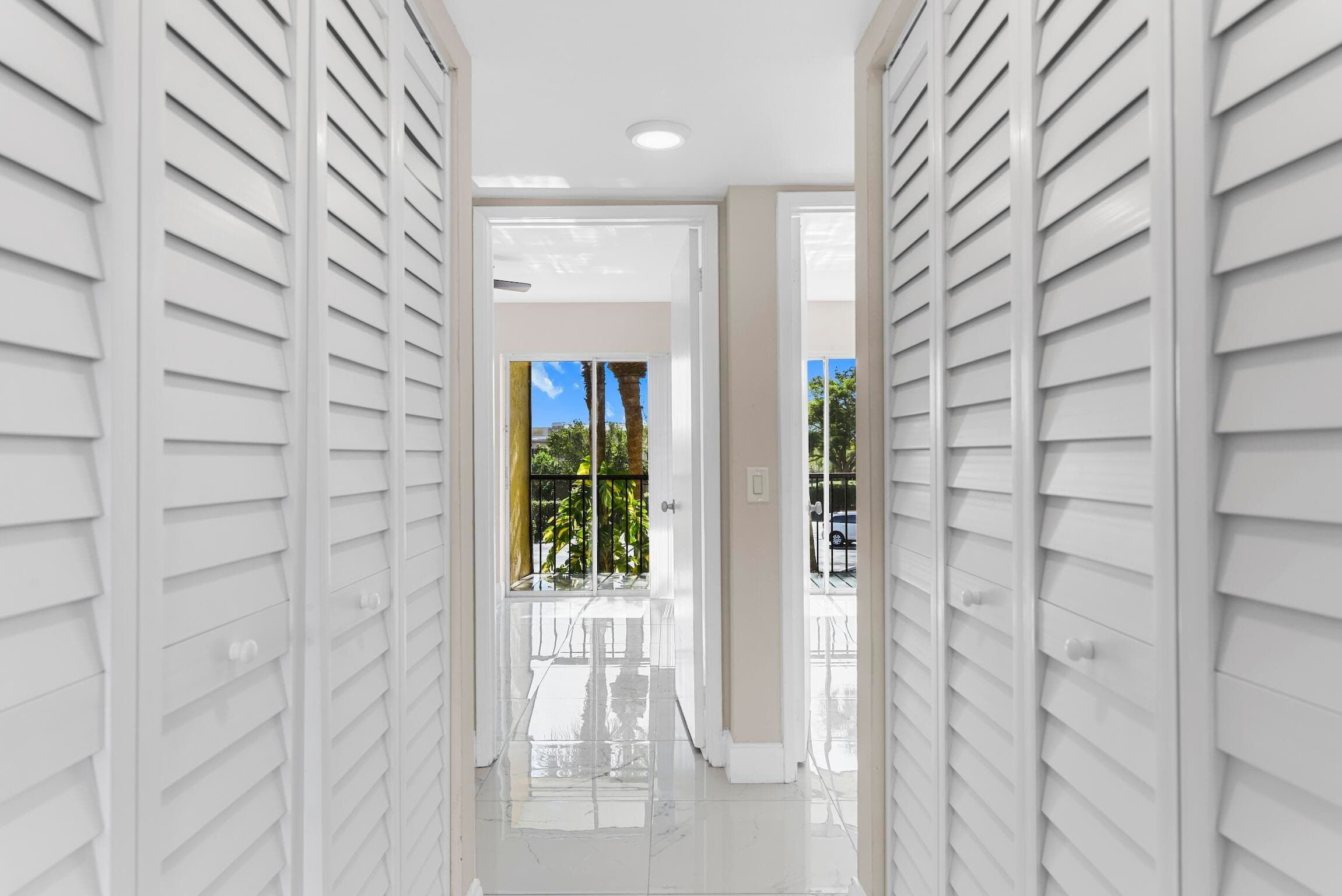 712 Meadows Circle, Boynton Beach, FL 33436 — photo 5 of 30
