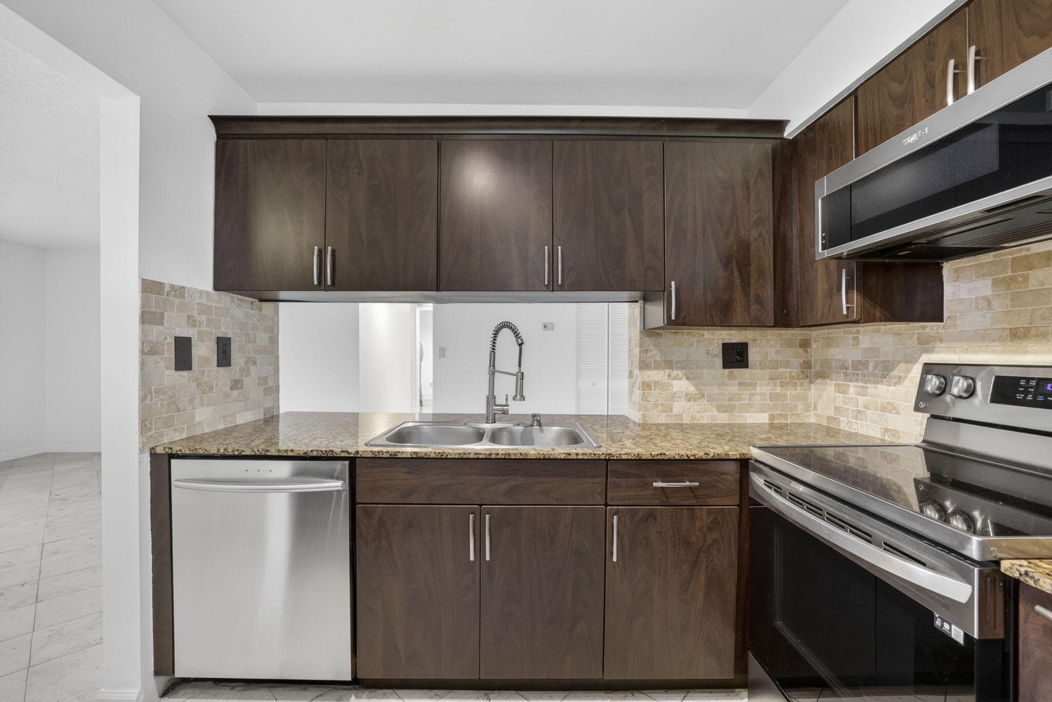 3041 N Oakland Forest Drive 103, Oakland Park, FL 33309 — photo 4 of 27