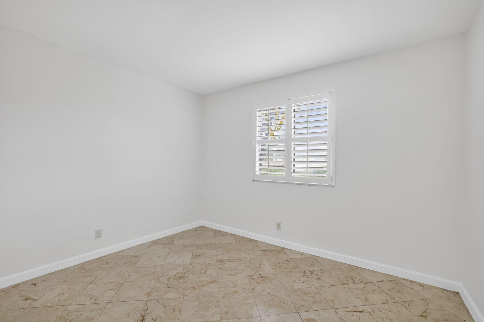 3041 N Oakland Forest Drive 103, Oakland Park, FL 33309 — photo 13 of 27