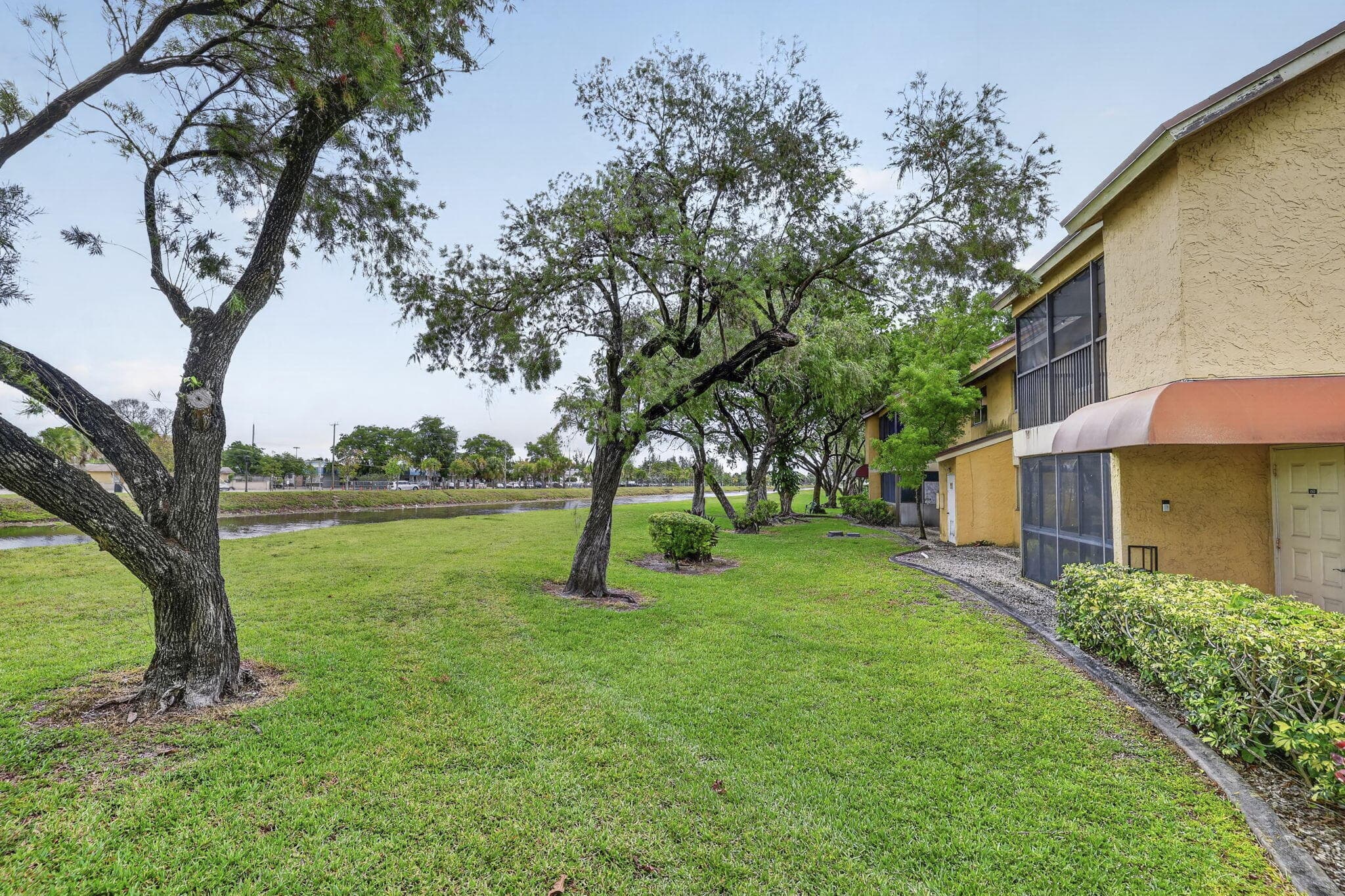 3041 N Oakland Forest Drive 103, Oakland Park, FL 33309 — photo 26 of 27