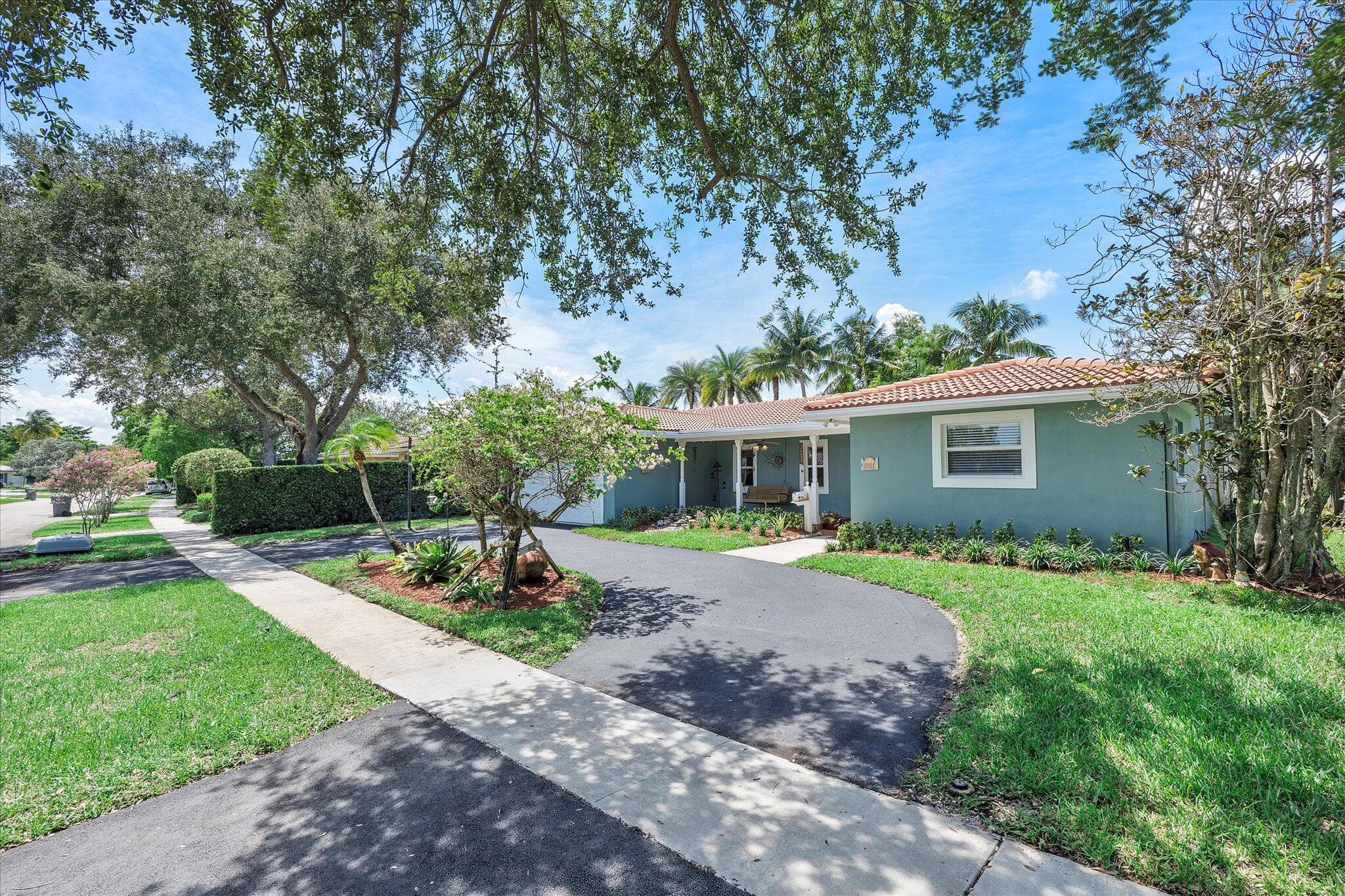 5101 N 36th Court, Hollywood, FL 33021 — photo 5 of 48