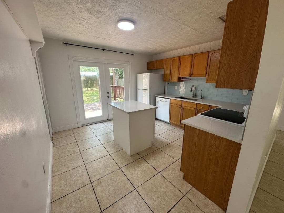 1424 SW 9th Street, Fort Lauderdale, FL 33312 — photo 8 of 36