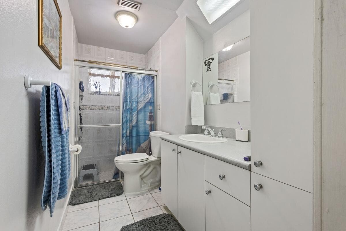 101 NE 195th Street, Miami, FL 33179 — photo 13 of 20