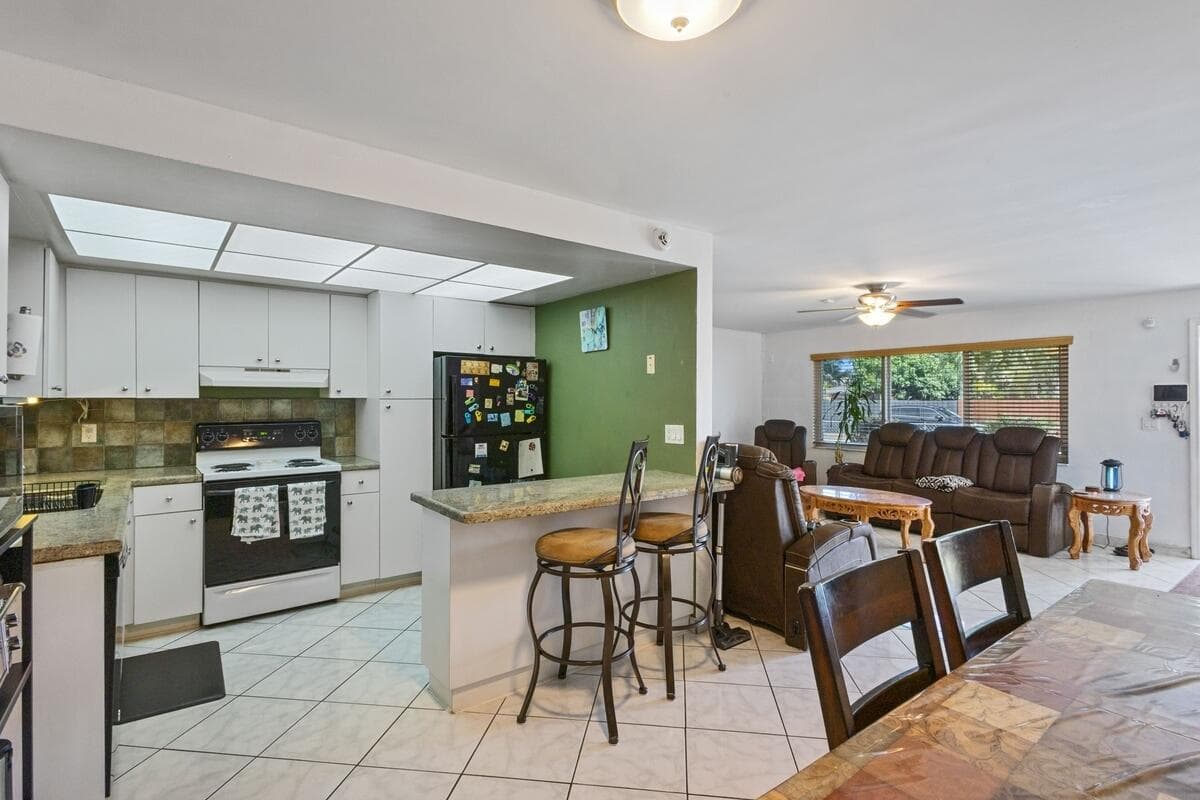 101 NE 195th Street, Miami, FL 33179 — photo 12 of 20