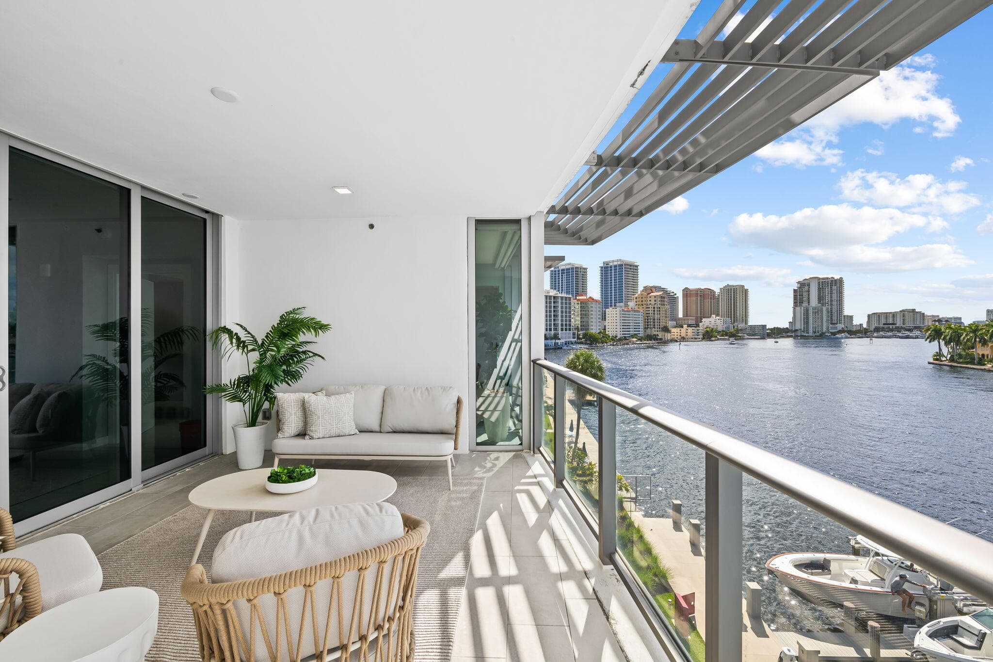 435 Bayshore Drive 302, Fort Lauderdale, FL 33304 — photo 3 of 47