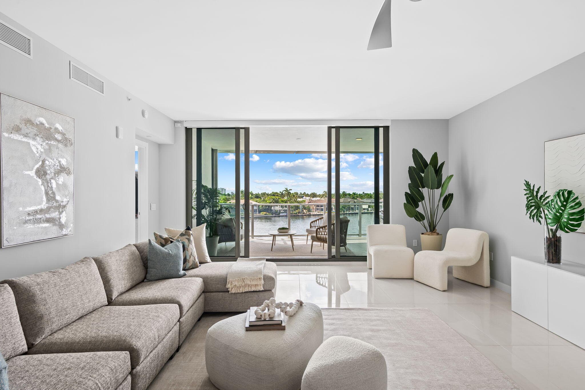 435 Bayshore Drive 302, Fort Lauderdale, FL 33304 — photo 1 of 47