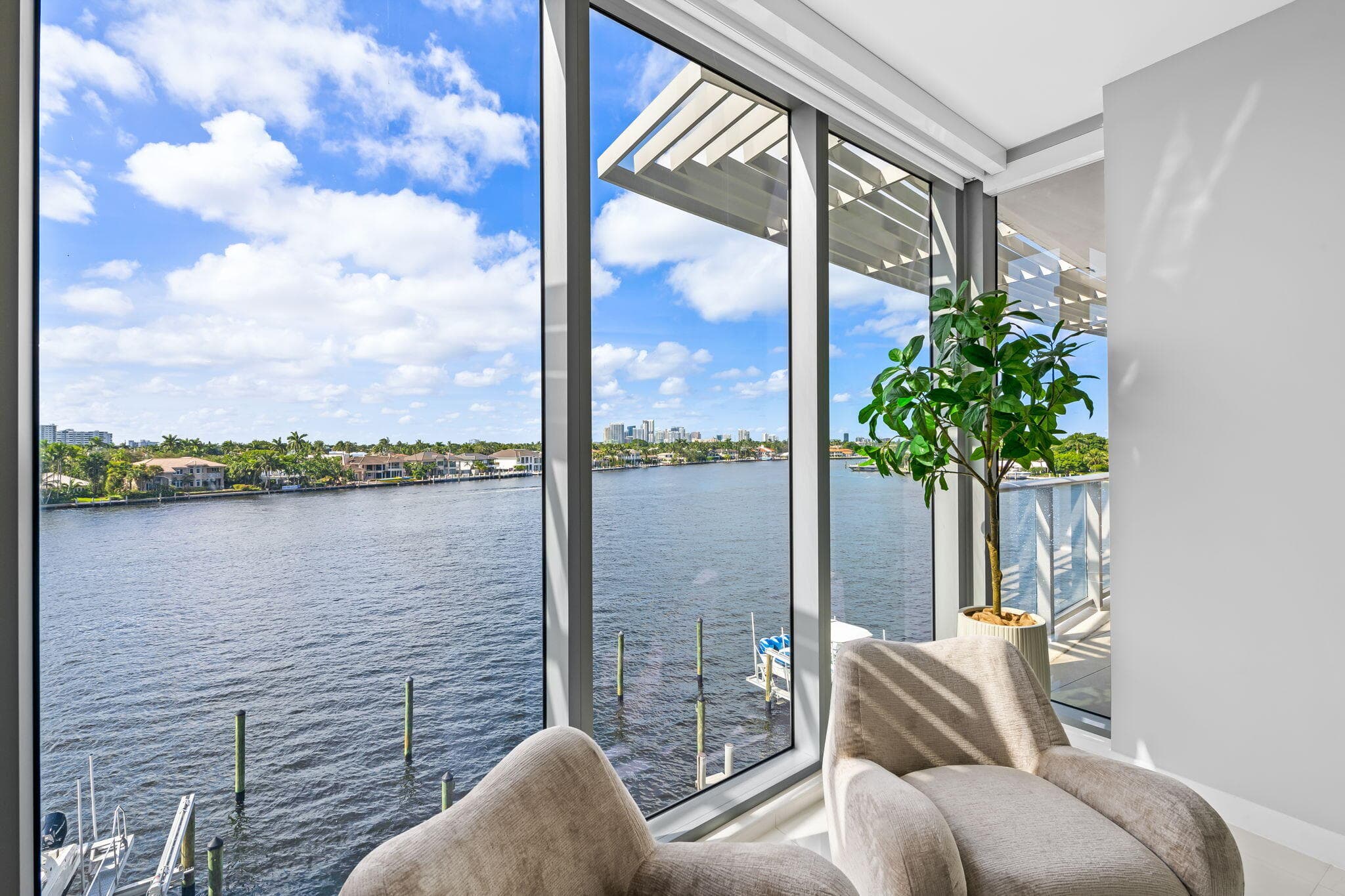 435 Bayshore Drive 302, Fort Lauderdale, FL 33304 — photo 15 of 47