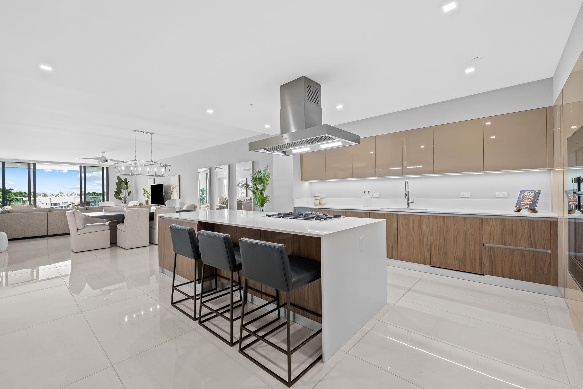 435 Bayshore Drive 302, Fort Lauderdale, FL 33304 — photo 10 of 47