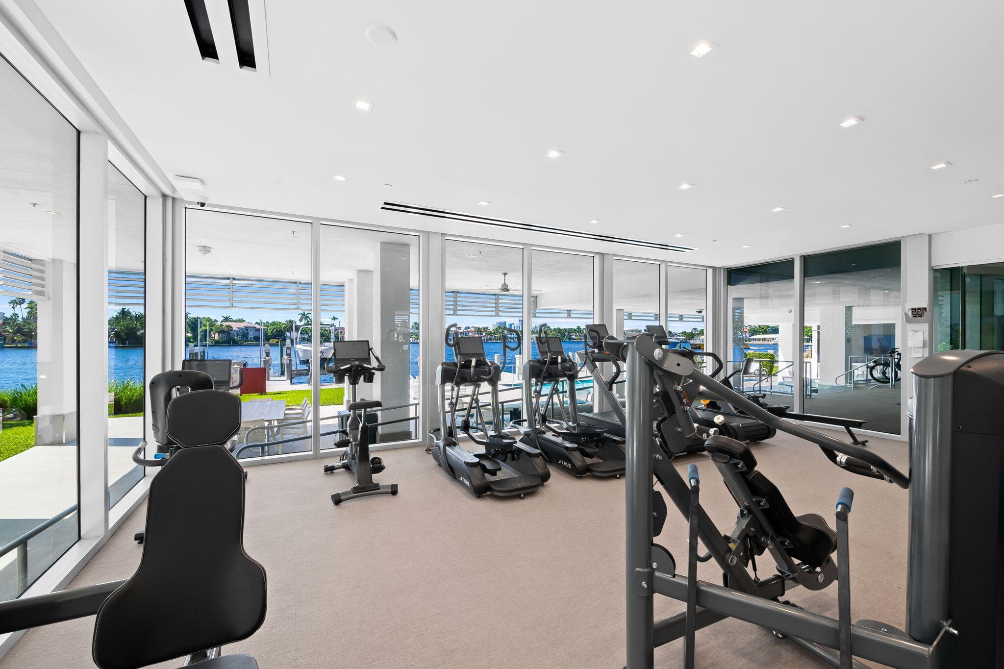 435 Bayshore Drive 302, Fort Lauderdale, FL 33304 — photo 41 of 47