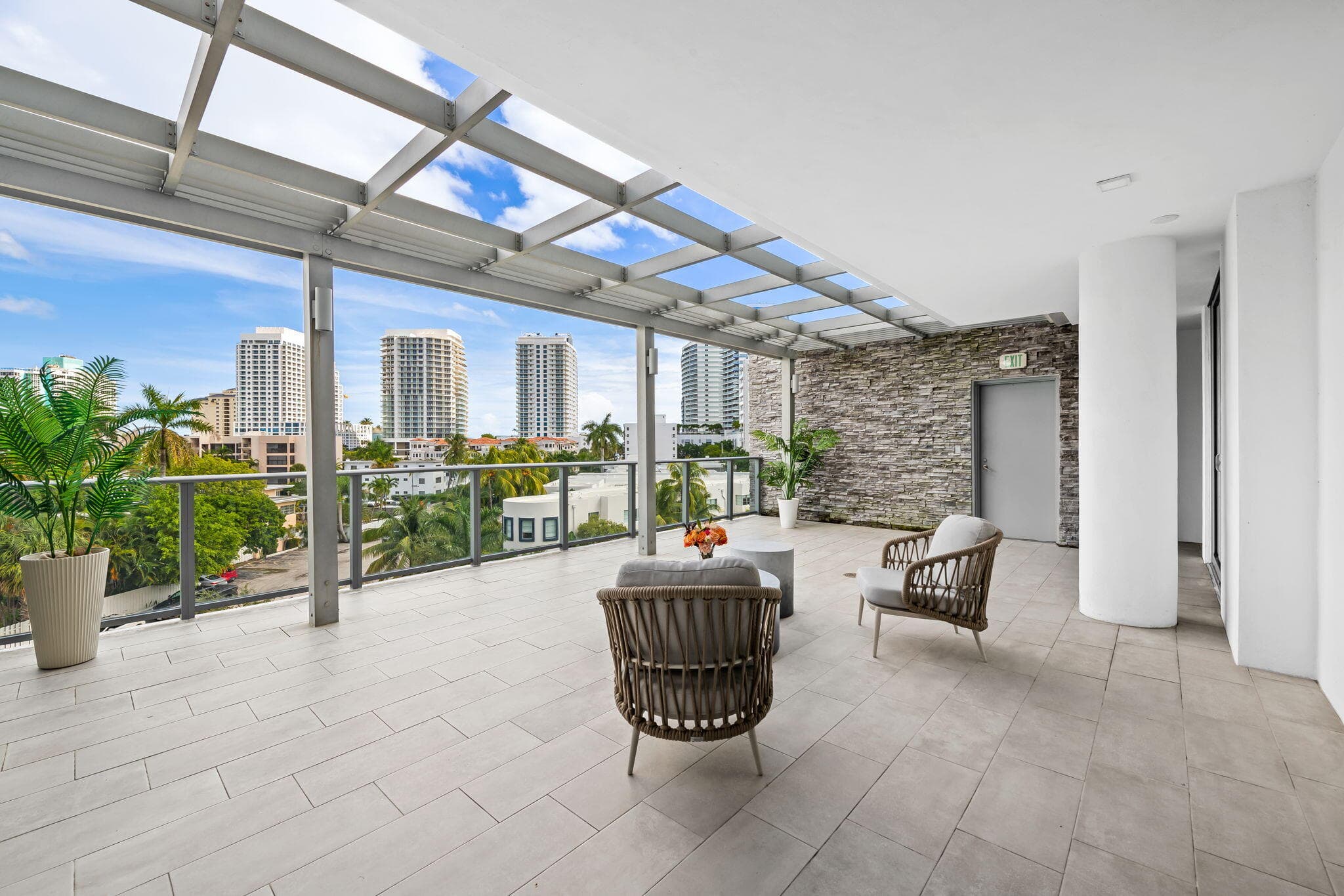 435 Bayshore Drive 302, Fort Lauderdale, FL 33304 — photo 6 of 47
