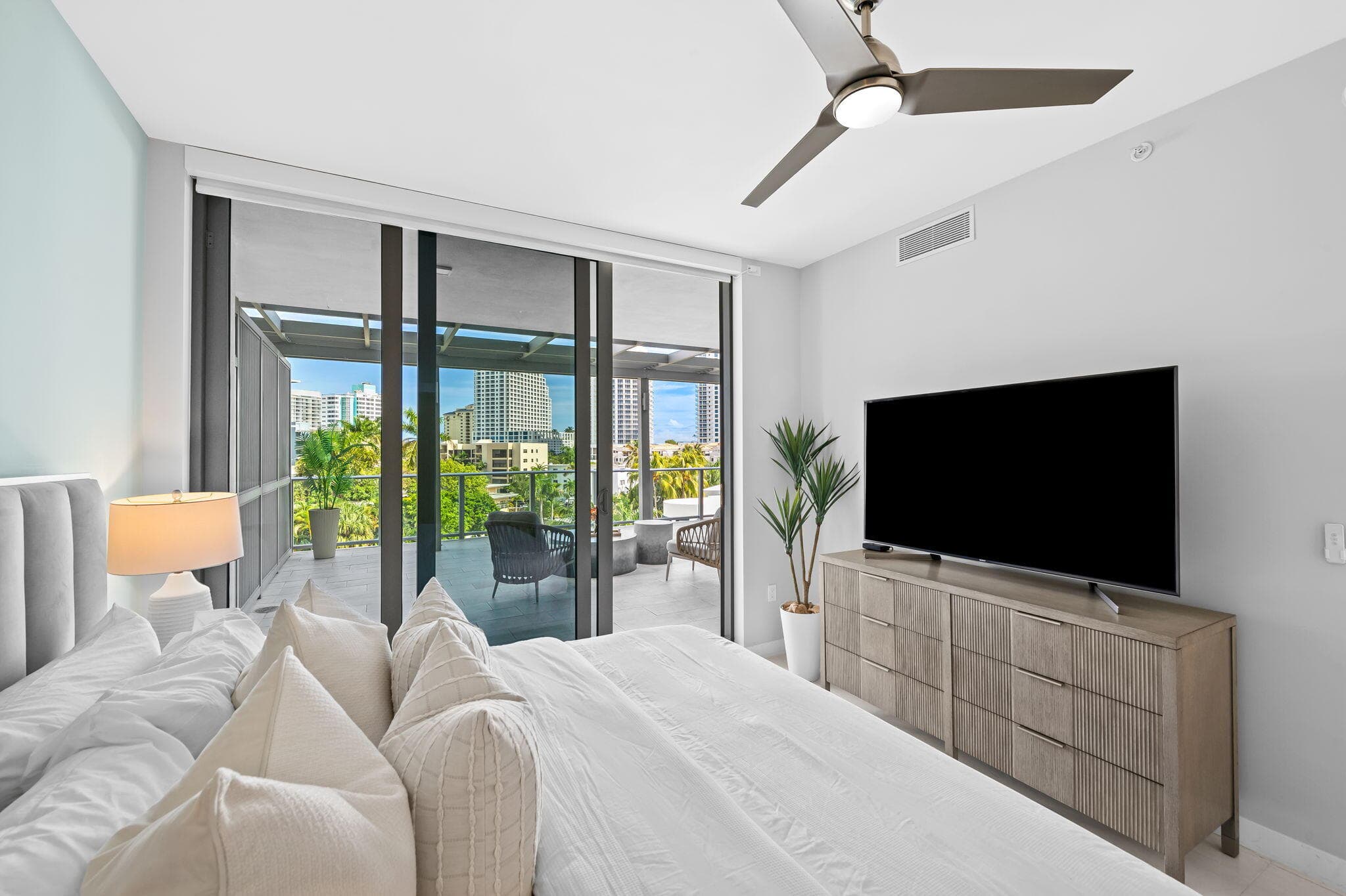 435 Bayshore Drive 302, Fort Lauderdale, FL 33304 — photo 22 of 47