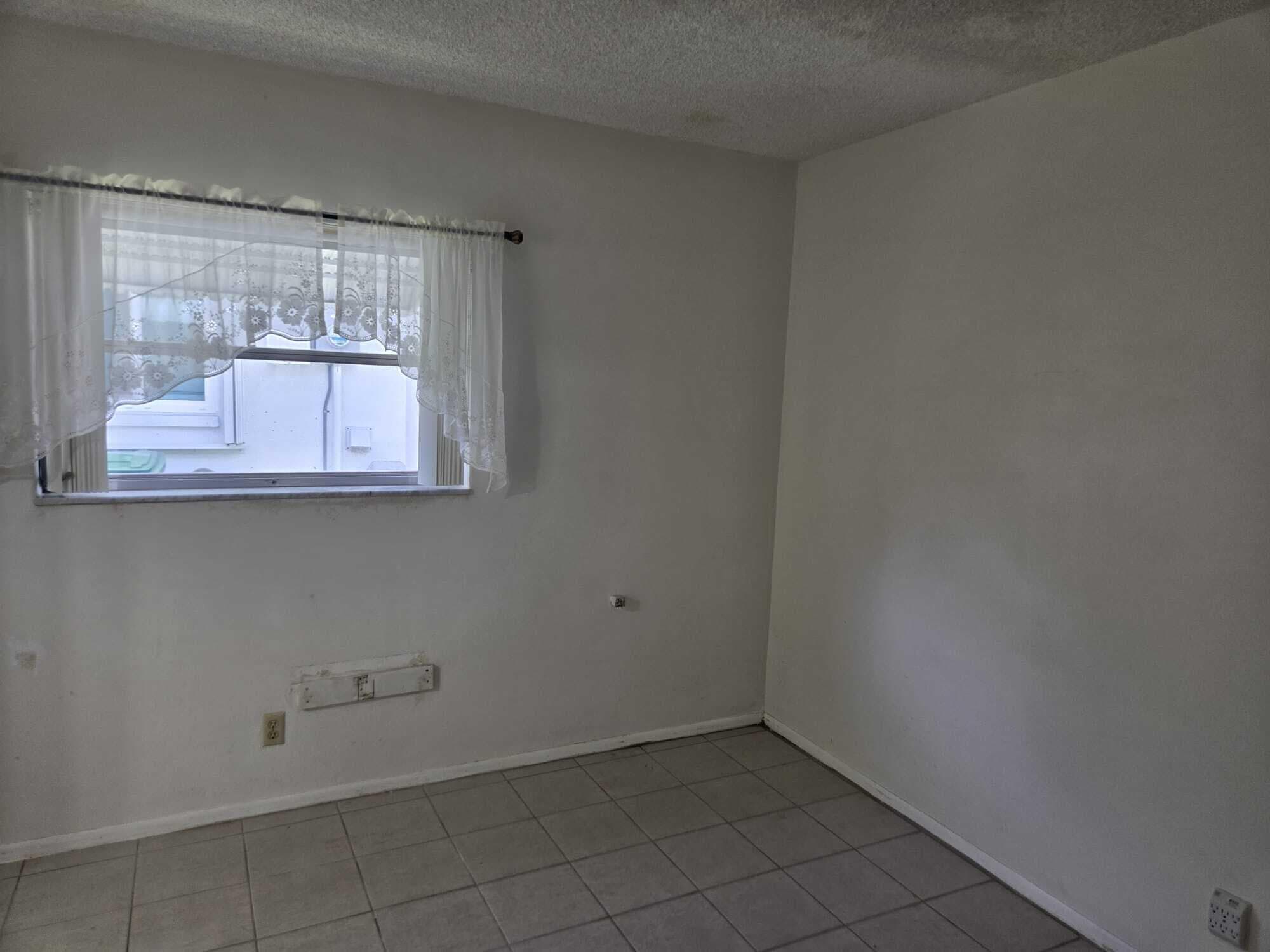 5805 NW 83rd Avenue, Tamarac, FL 33321 — photo 9 of 37