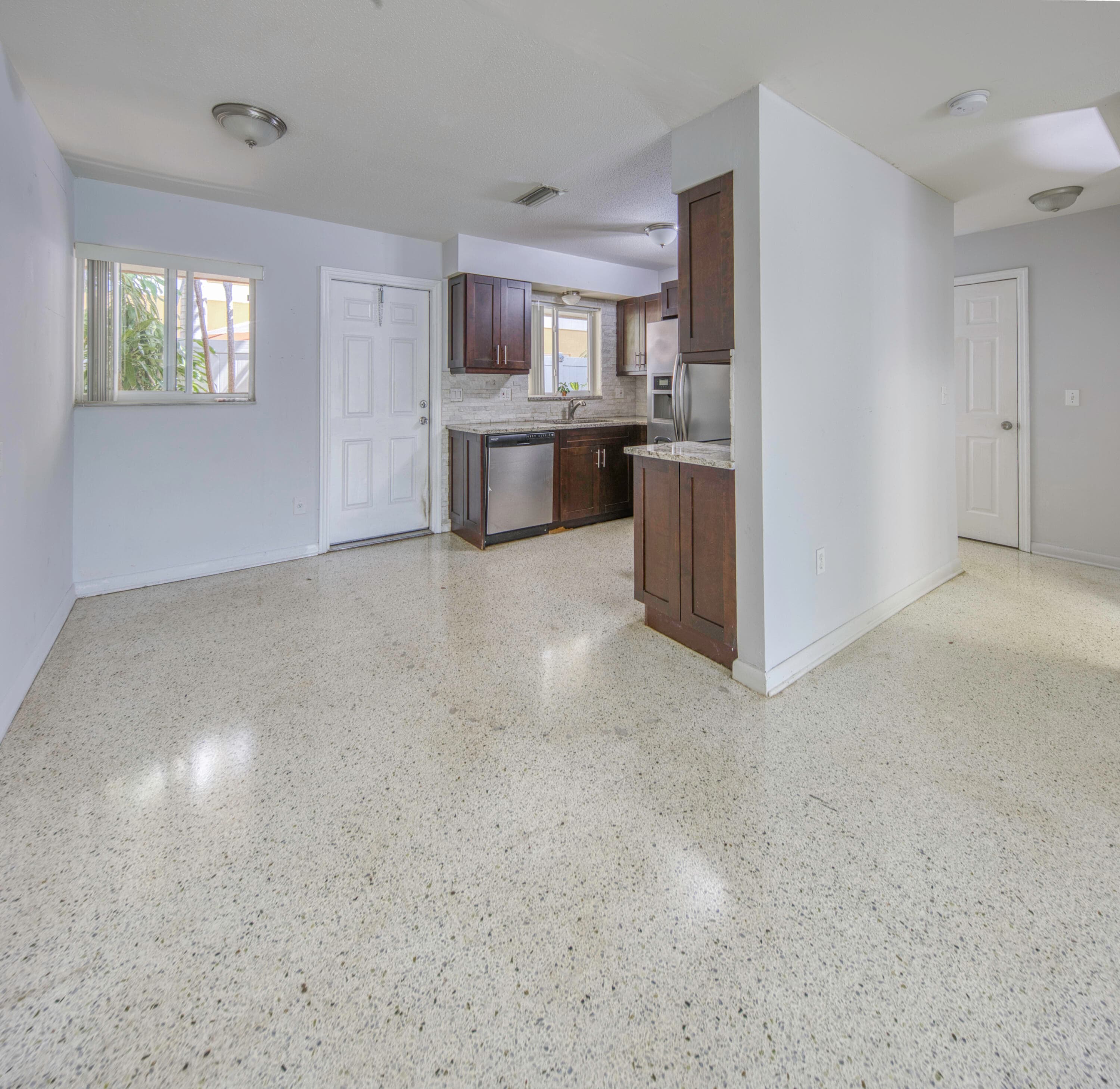305 S Federal Highway 2, Lake Worth Beach, FL 33460 — photo 4 of 15