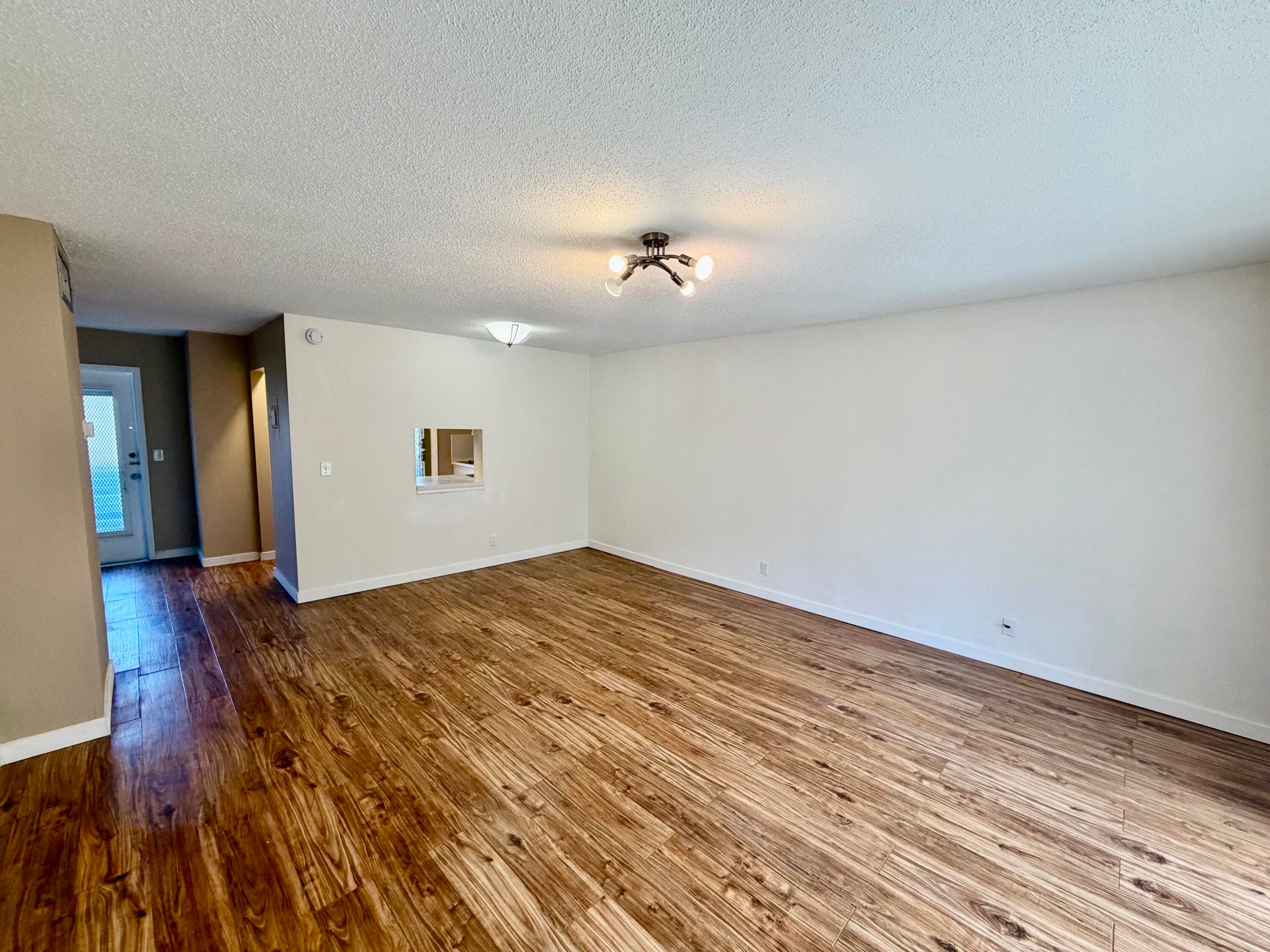 1000 NE 14th Avenue 304, Hallandale Beach, FL 33009 — photo 3 of 12