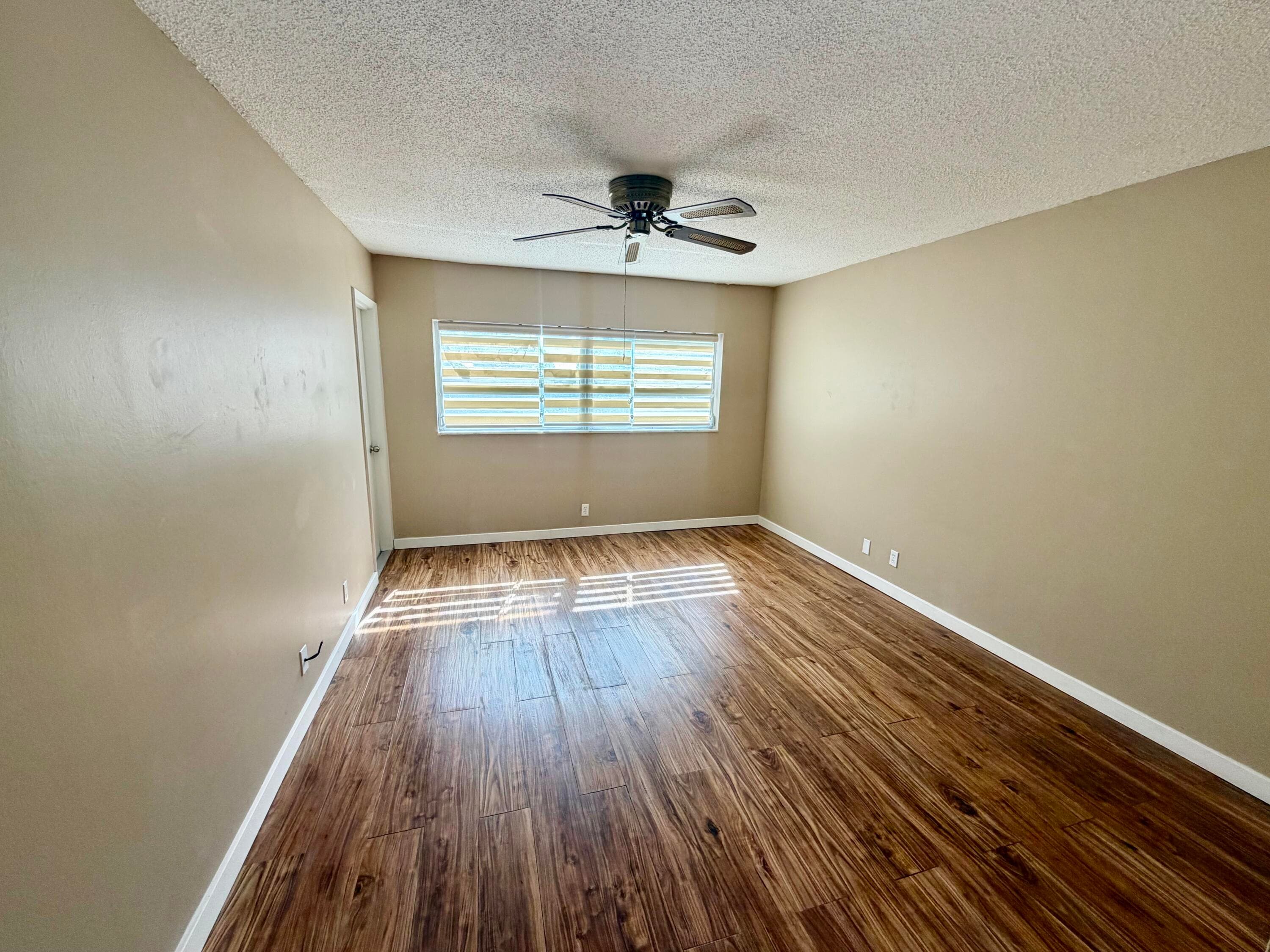 1000 NE 14th Avenue 304, Hallandale Beach, FL 33009 — photo 6 of 12