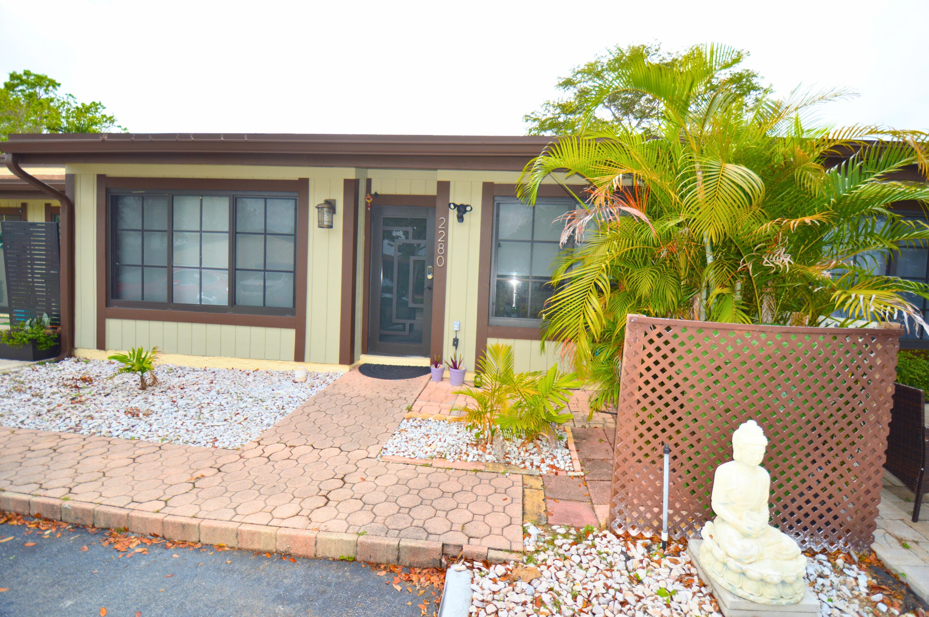 2280 Poinsetta Court, Pembroke Pines, FL 33026 — photo 1 of 15