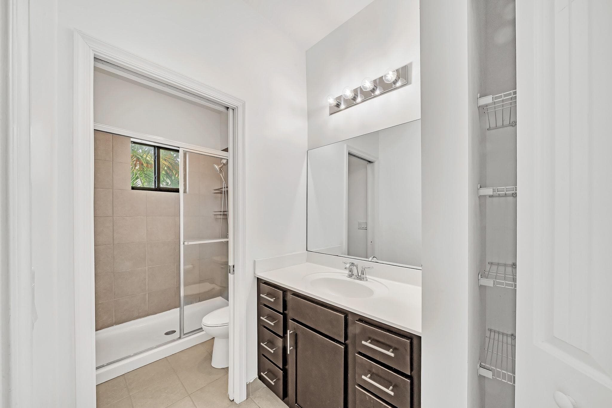 4208 N Dixie Highway 25, Oakland Park, FL 33334 — photo 13 of 26