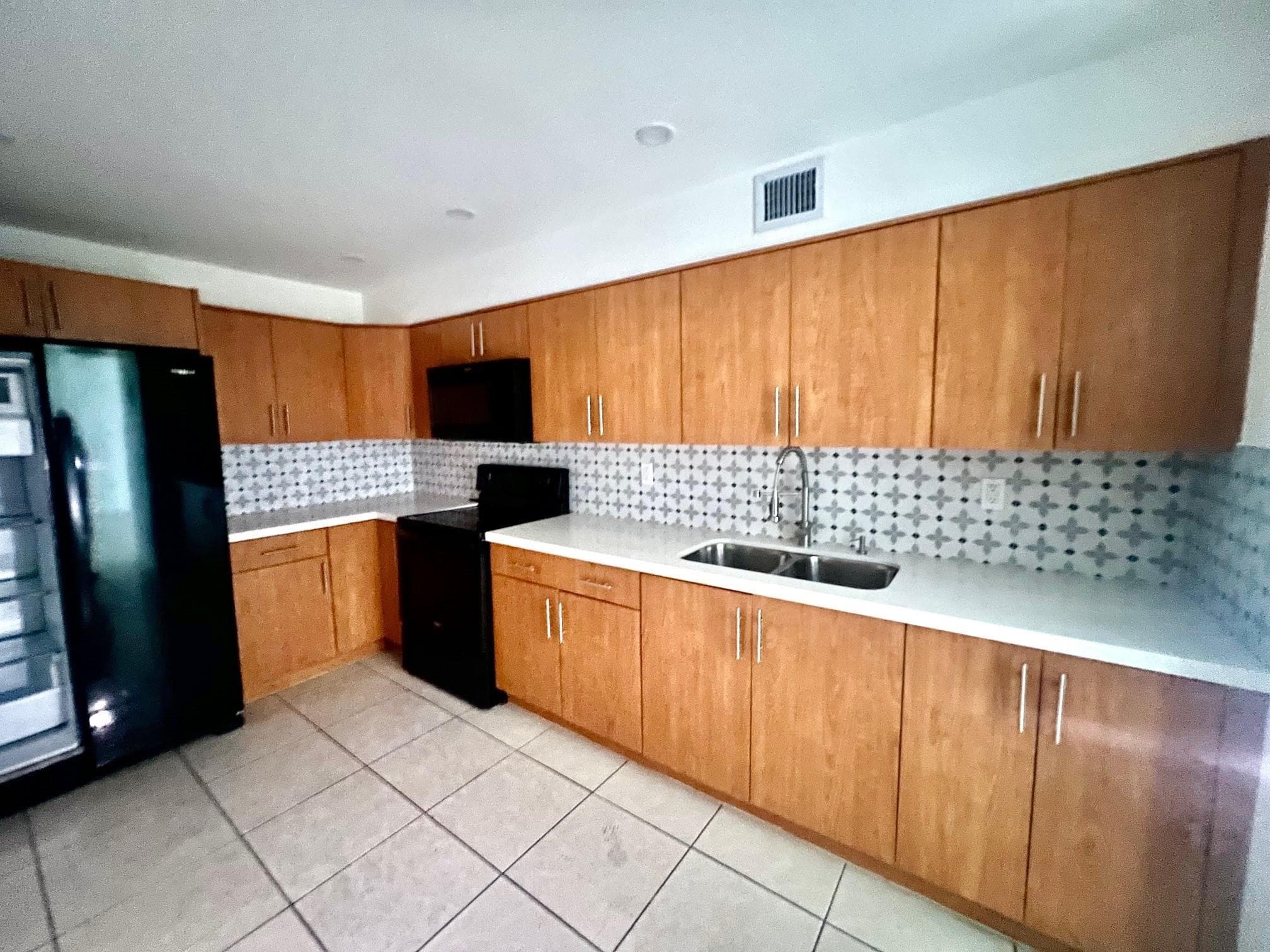 7000 NW 186th Street 4-325, Hialeah, FL 33015 — photo 20 of 21