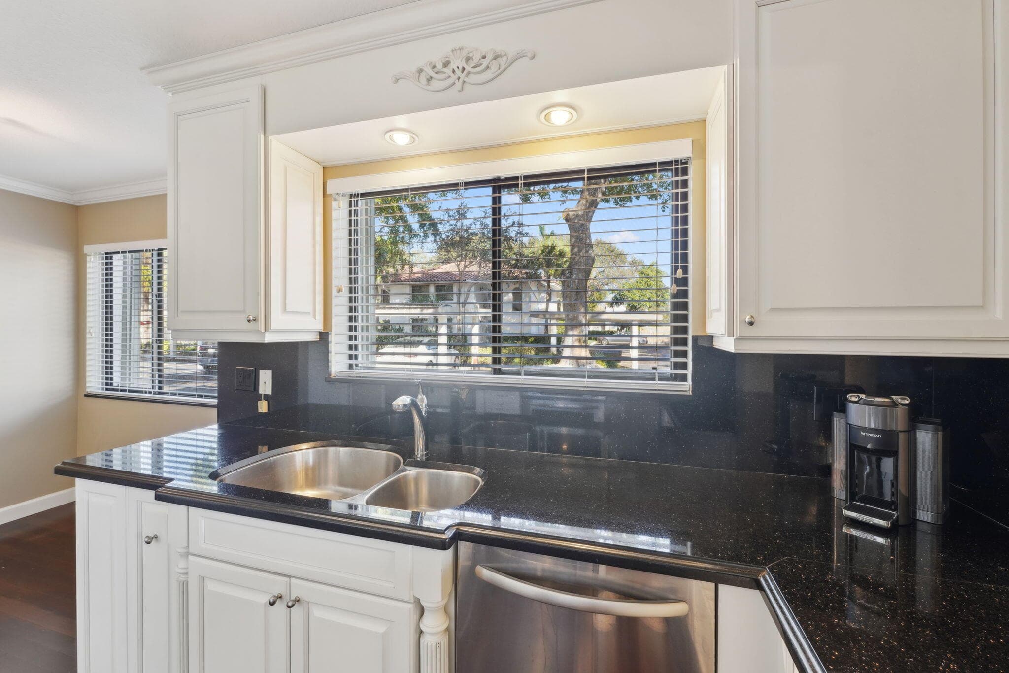 100 Pelican Pointe Drive 101, Delray Beach, FL 33483 — photo 12 of 37
