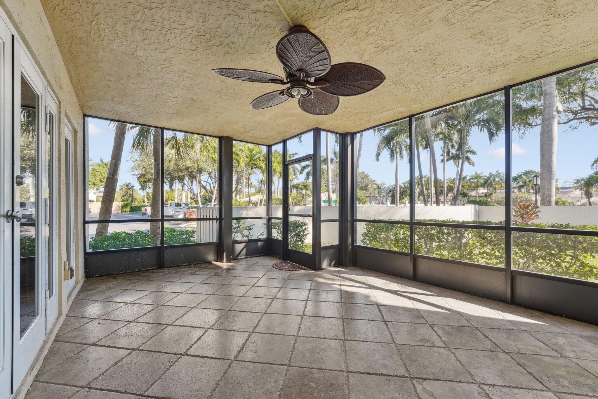 100 Pelican Pointe Drive 101, Delray Beach, FL 33483 — photo 17 of 37