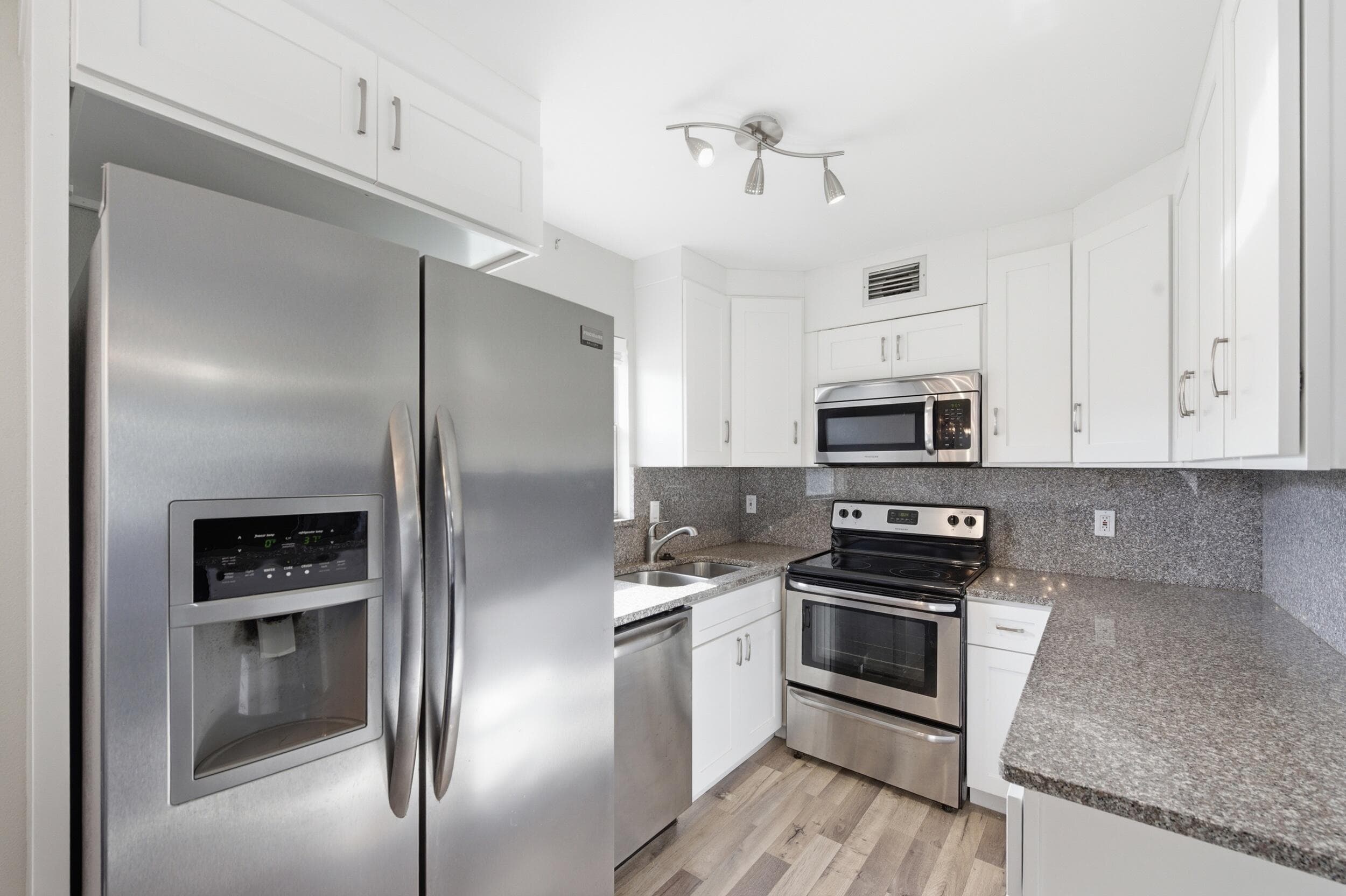 756 Flanders P, Delray Beach, FL 33484 — photo 10 of 60